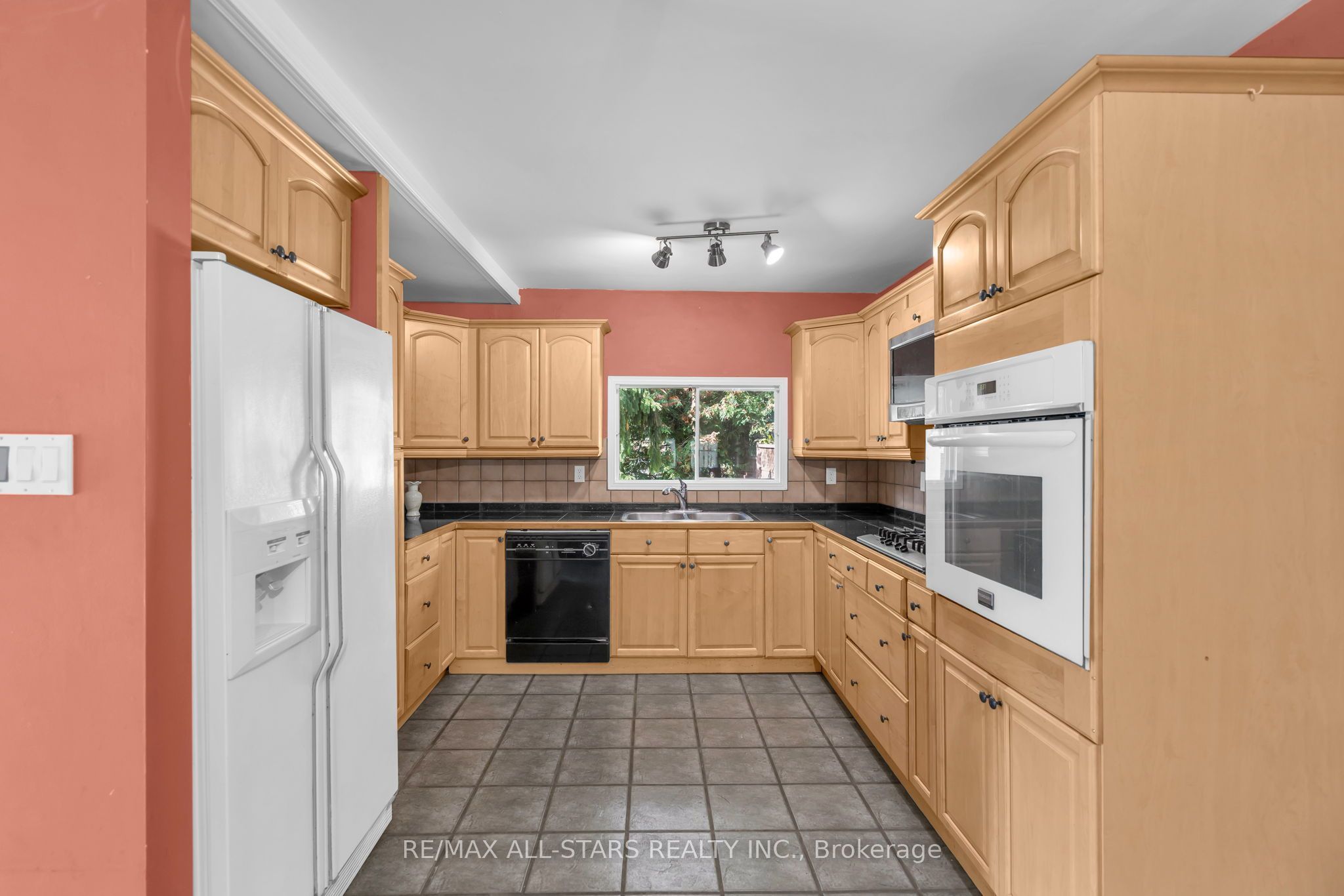 51 Queen Street Property Photo 14