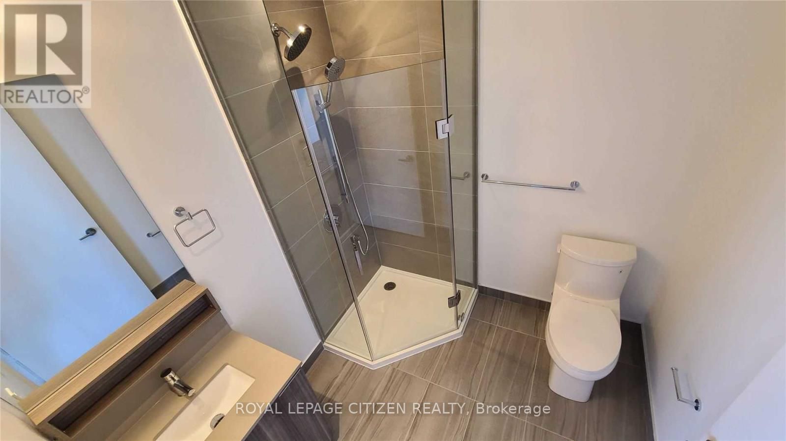898 Portage Parkway 1810 Property Photo 15