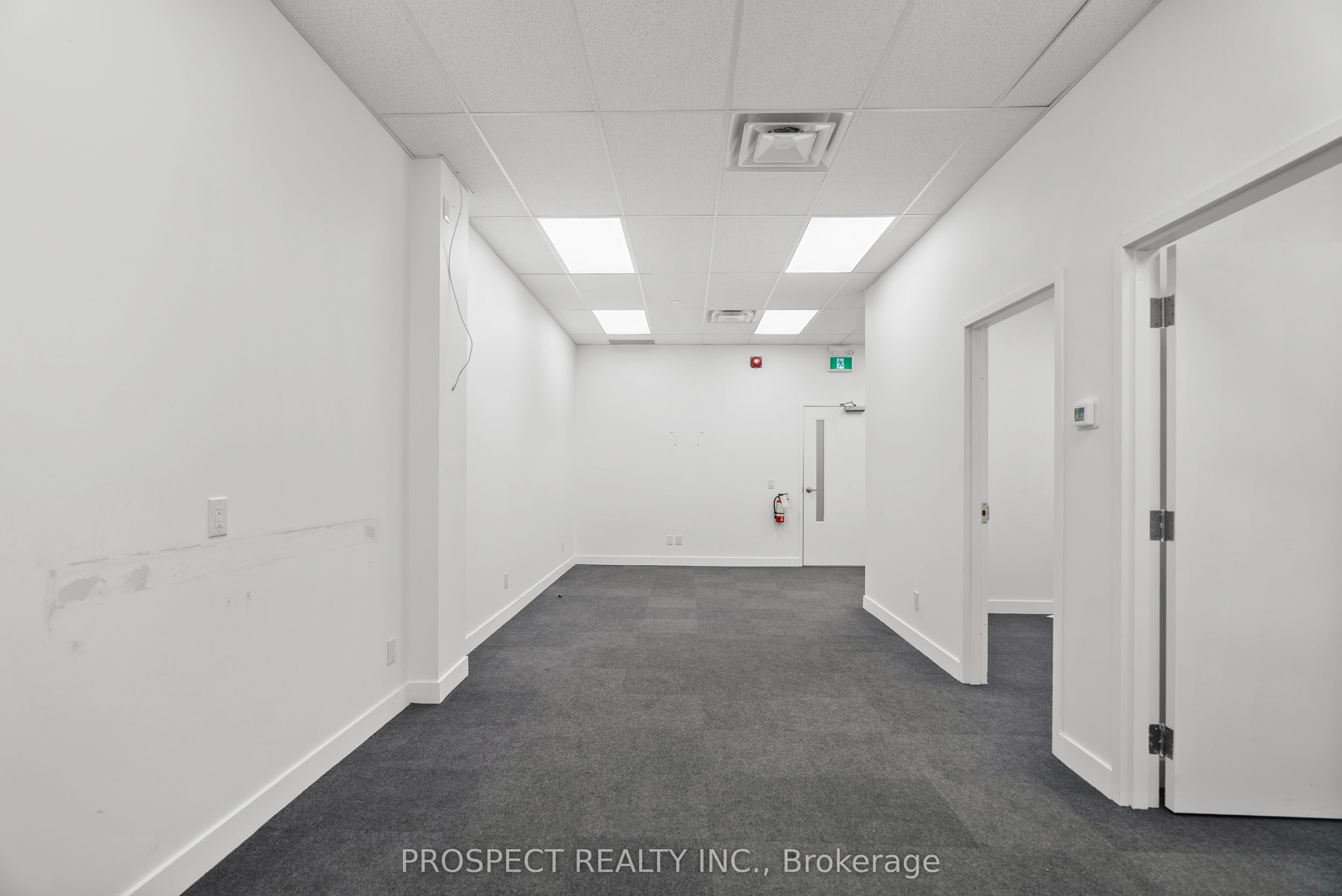4000 Steeles Avenue W 44 D & F Property Photo 6