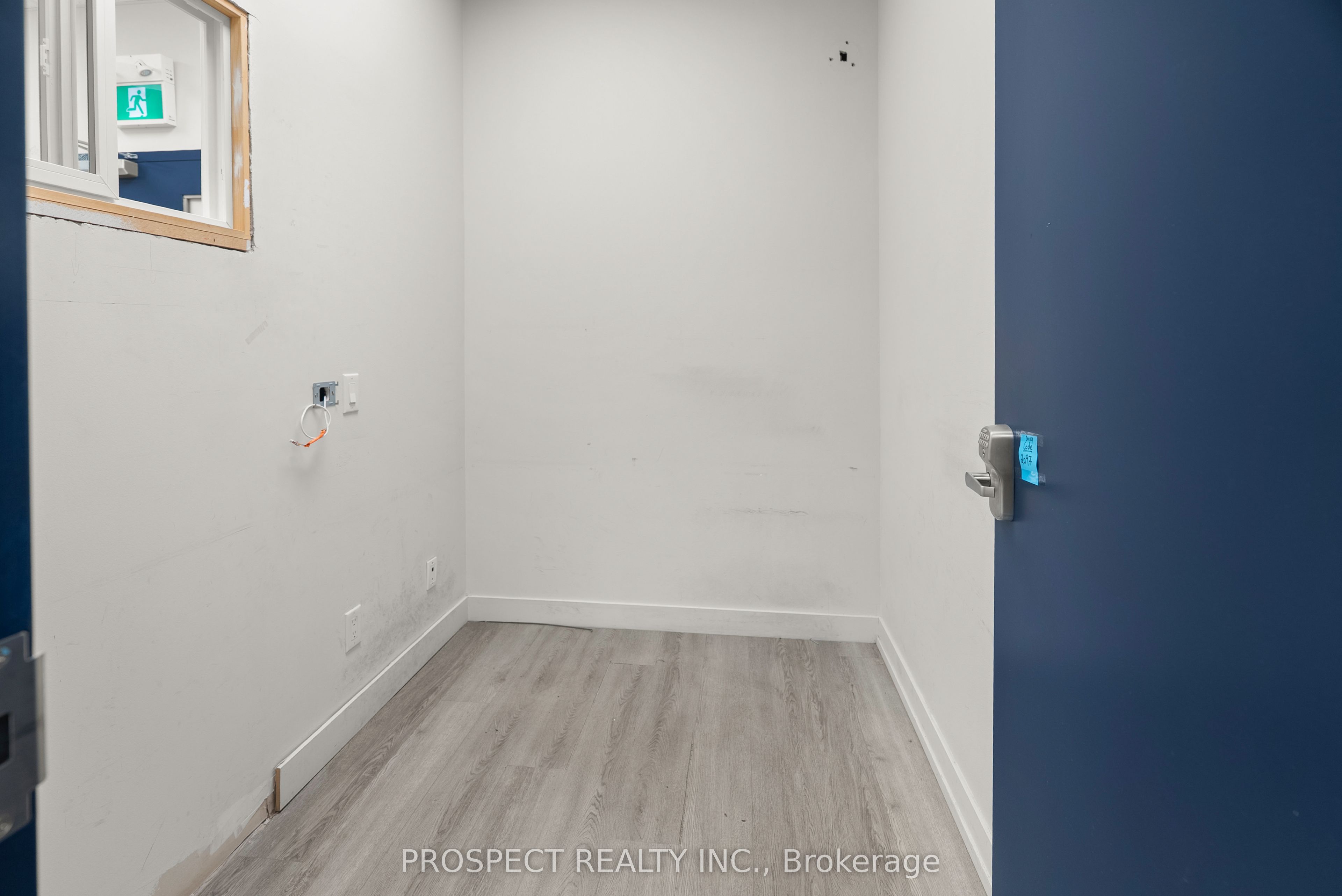 4000 Steeles Avenue W 44 D & F Property Photo 8