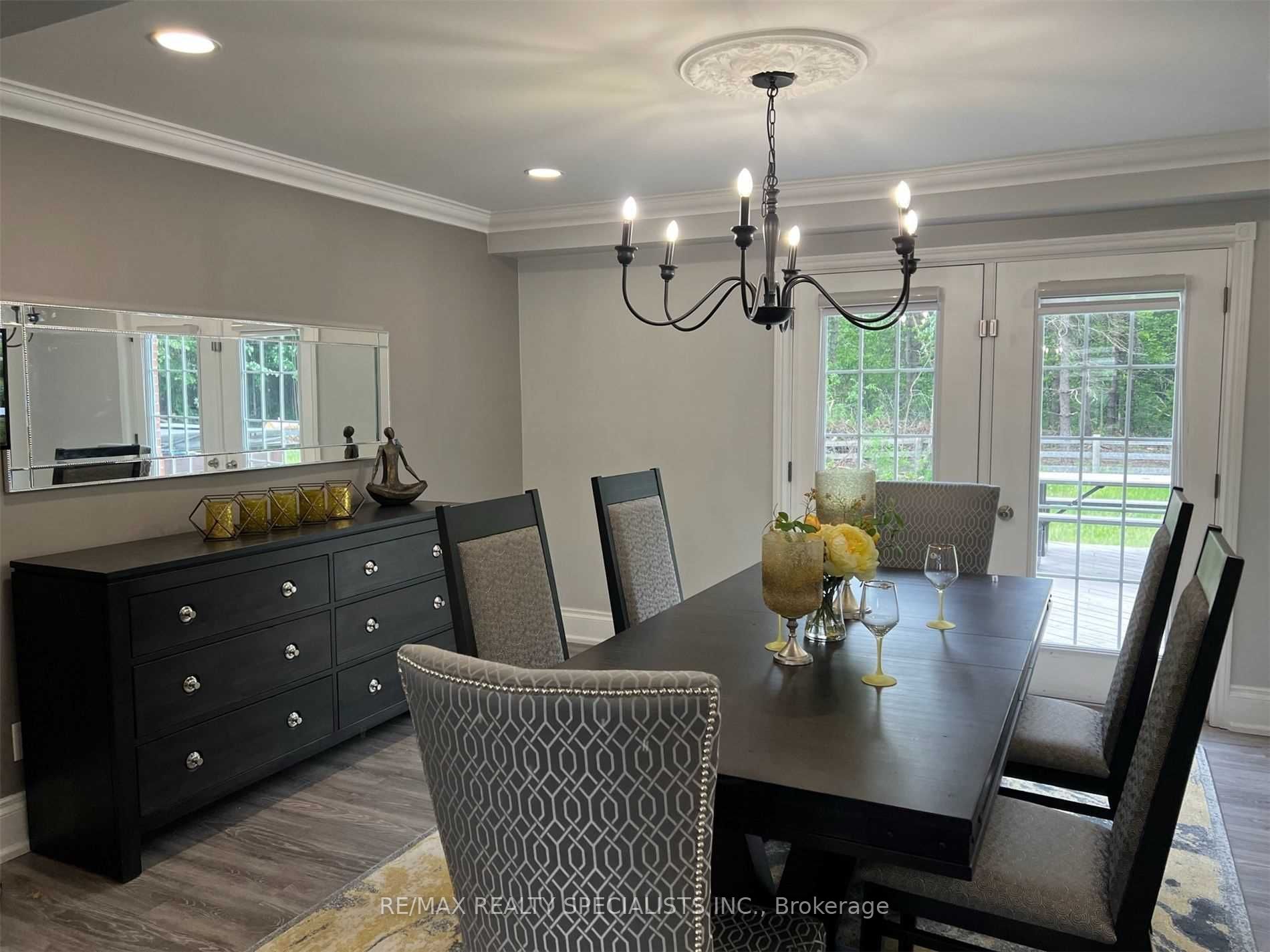 7107 11th Line Property Photo 6