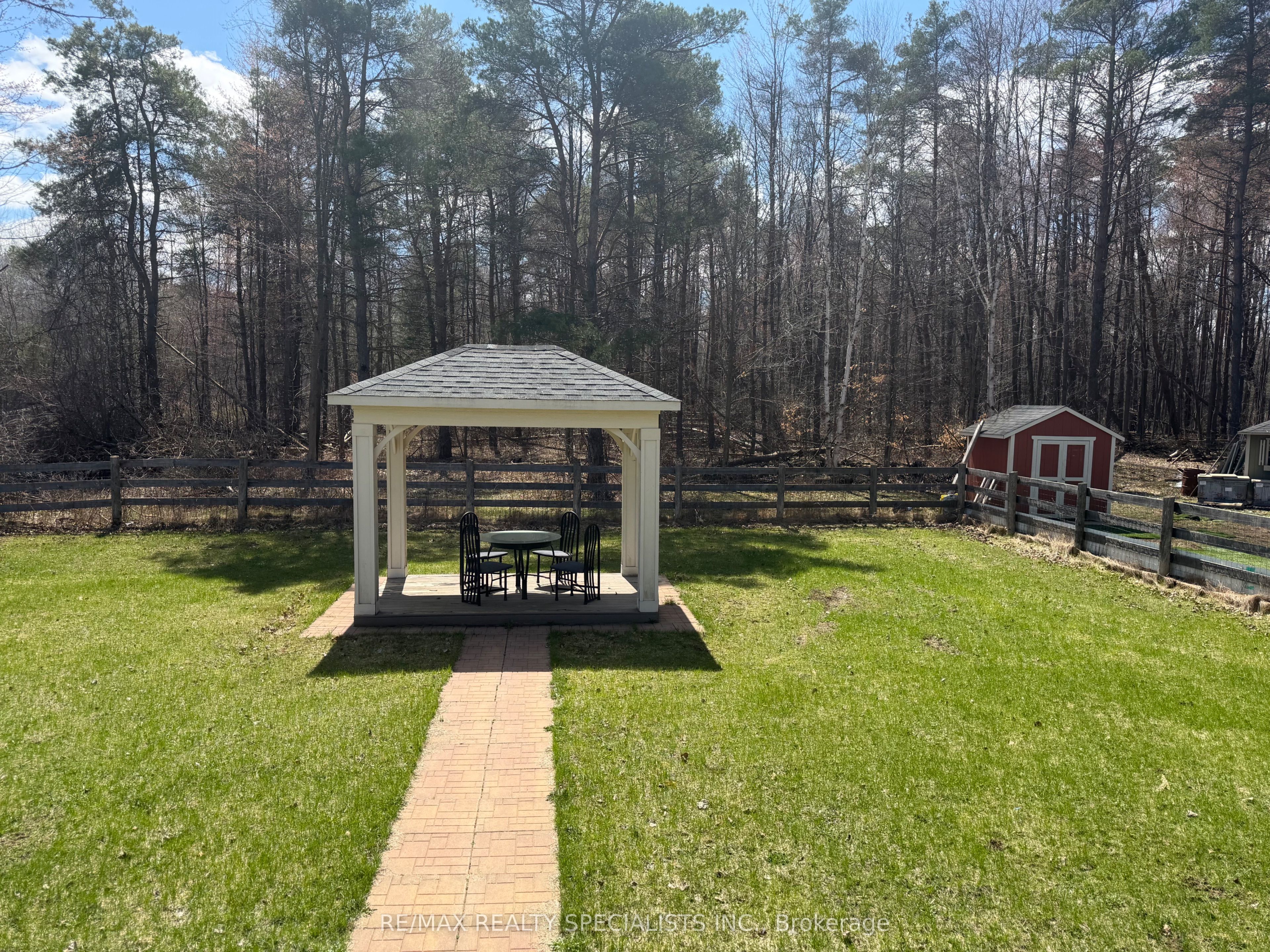 7107 11th Line Property Photo 27