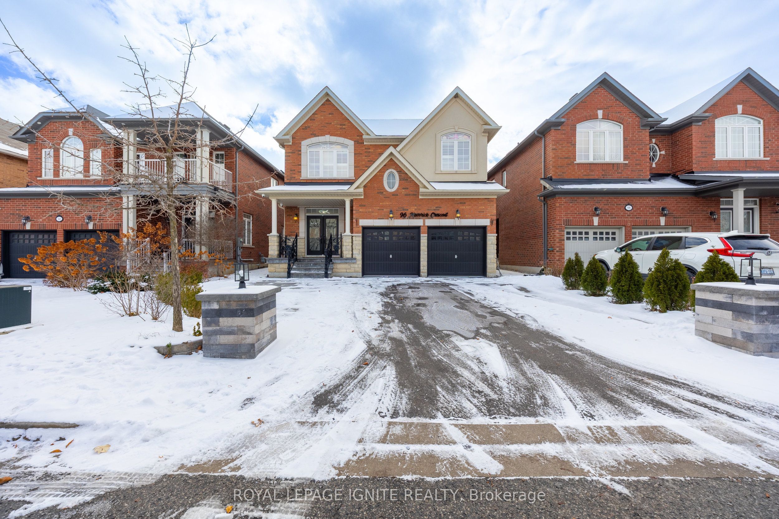 96 Maverick Crescent Property Photo 3