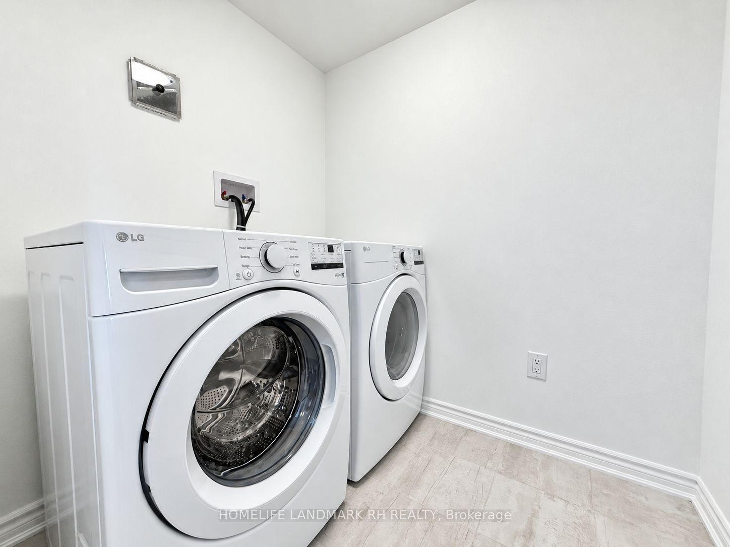 8 Avani Avenue Property Photo 25