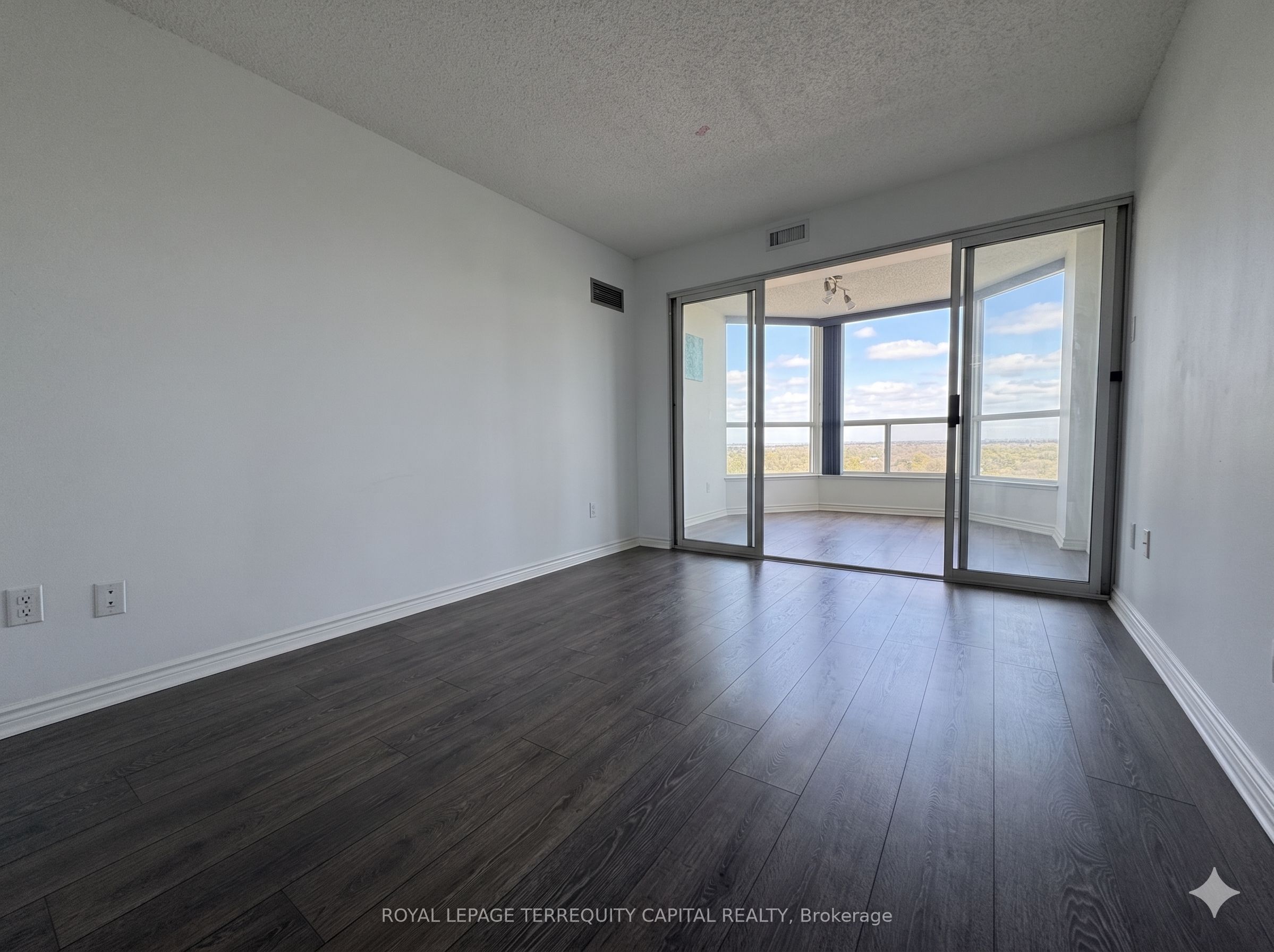 7300 Yonge Street 1407 Property Photo 7