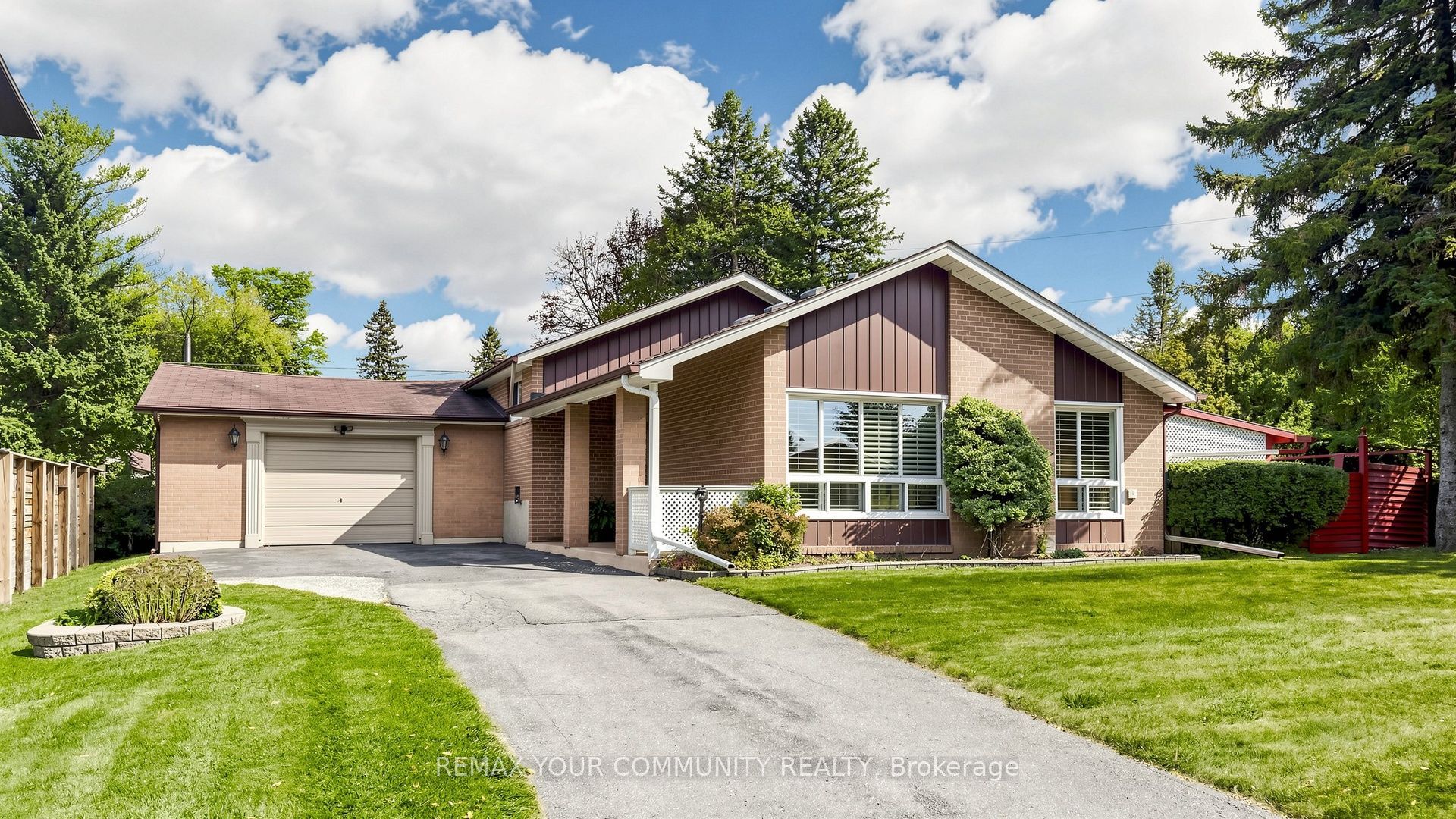 43 Seaton Drive Property Photo 1