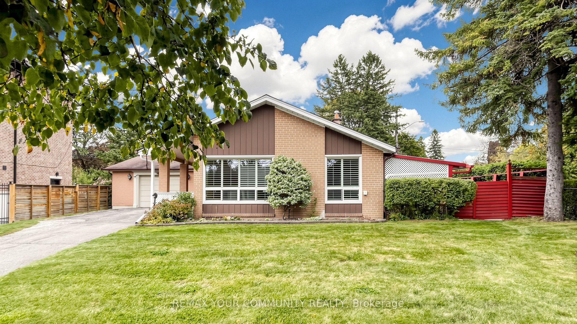 43 Seaton Drive Property Photo 2
