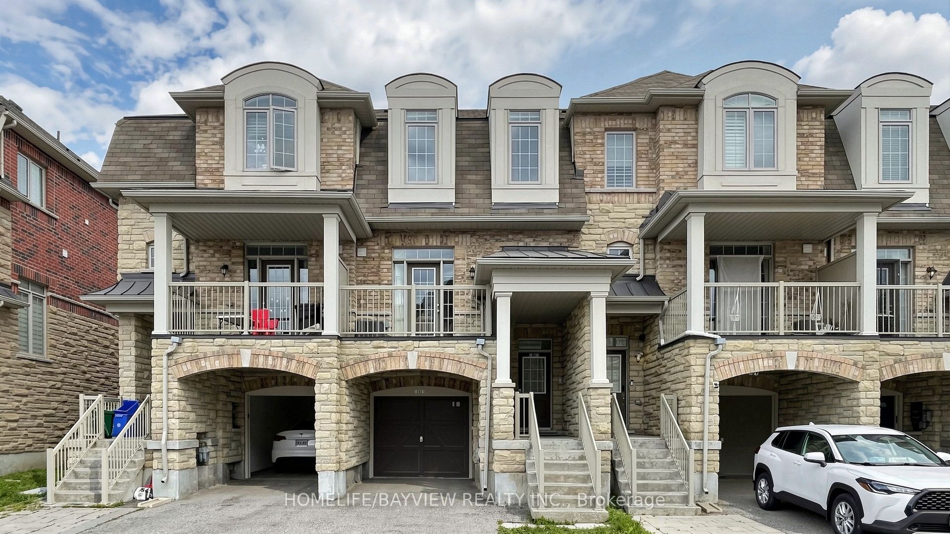 10981 Woodbine Avenue Property Photo 1