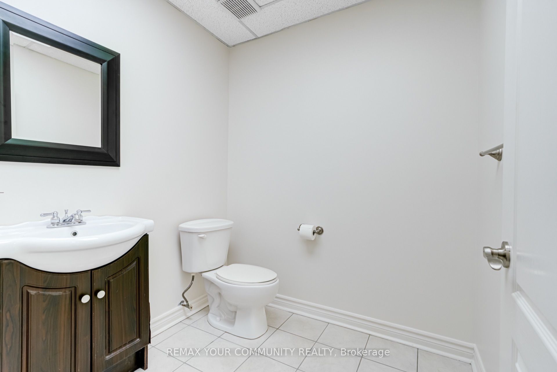 145 Royal Crest Court 43 Property Photo 17