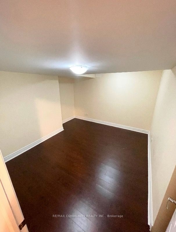 282 Cornell Centre Boulevard Basement Property Photo 4