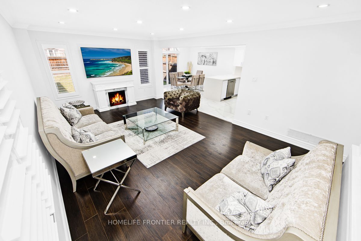 18 Hopkins Crescent Property Photo 8