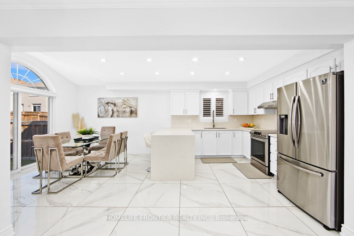 18 Hopkins Crescent Property Photo 10