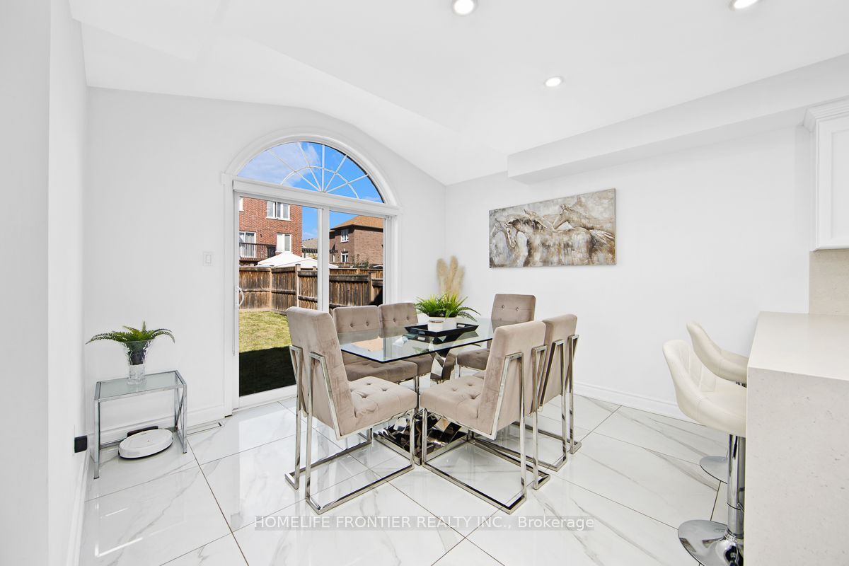 18 Hopkins Crescent Property Photo 12
