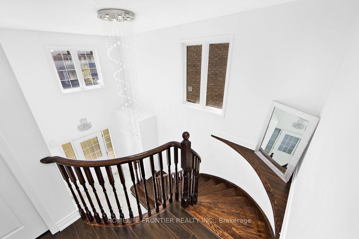 18 Hopkins Crescent Property Photo 17