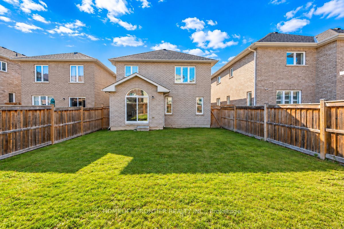 18 Hopkins Crescent Property Photo 30