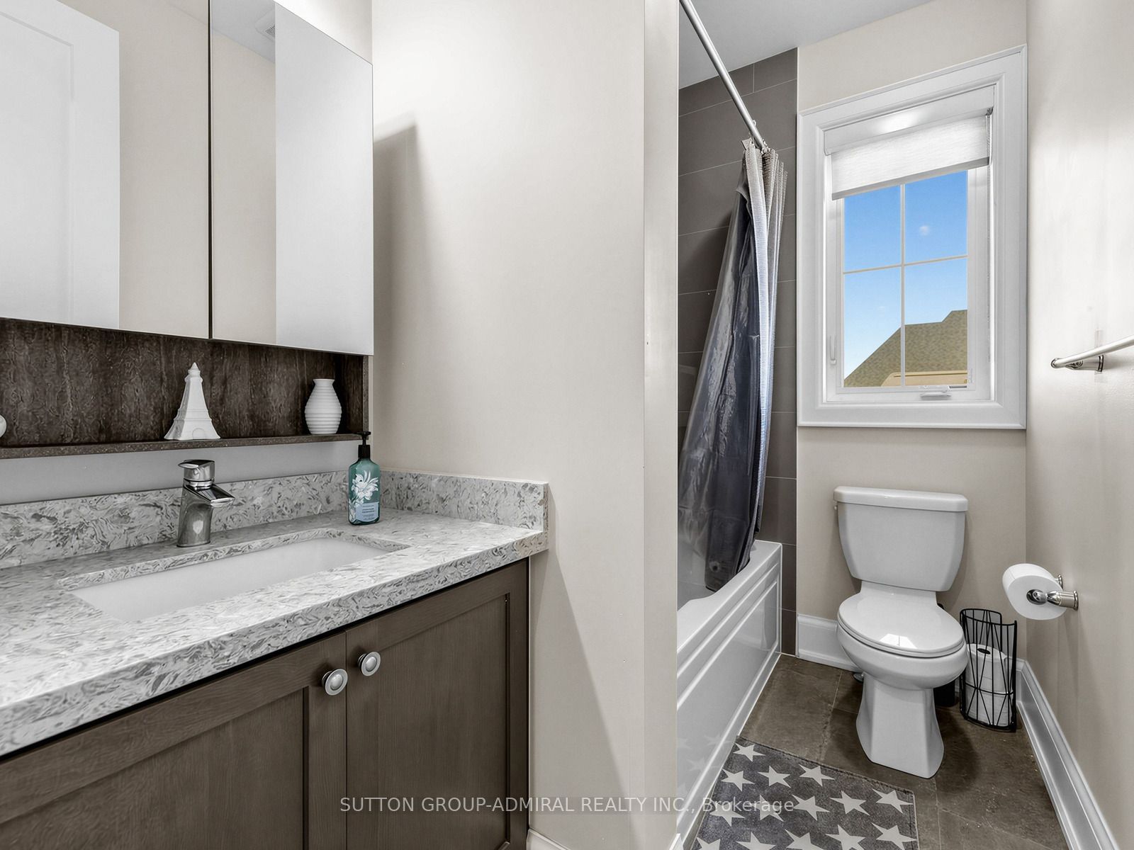 109 Leaden Hall Drive Property Photo 10