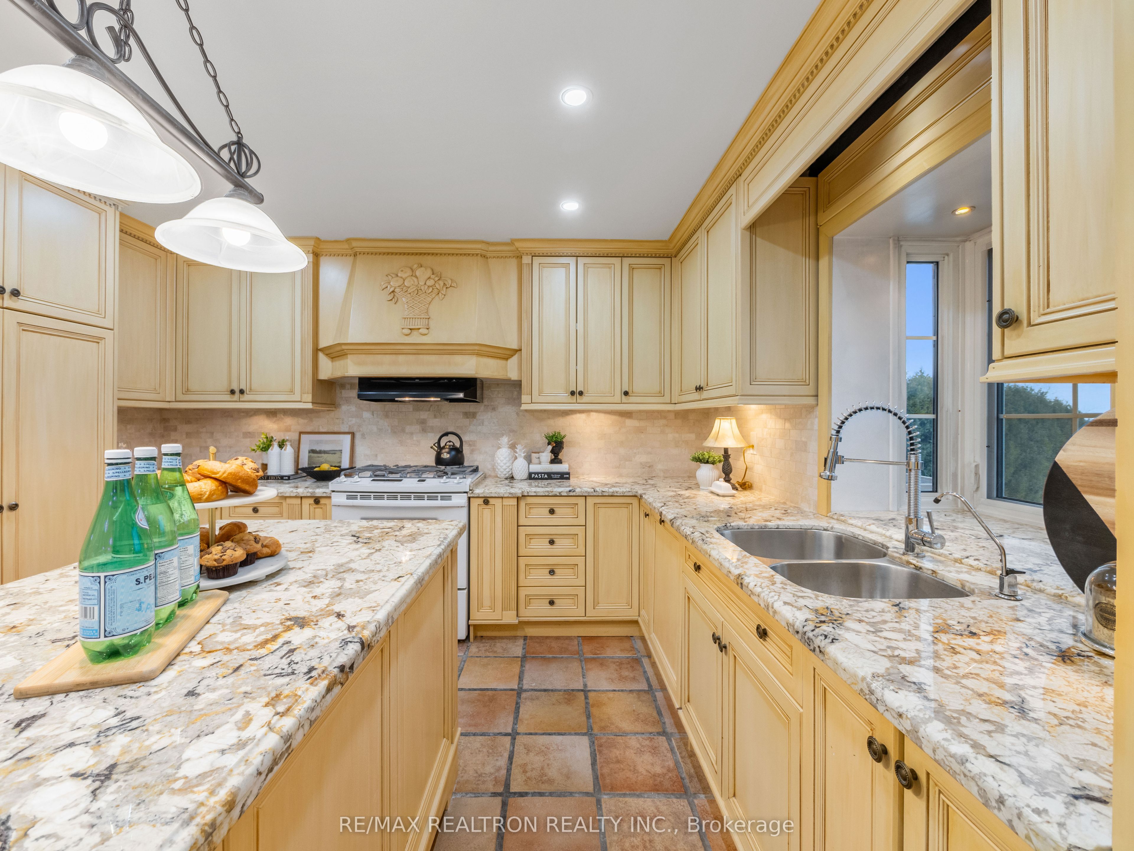 17 Sleepy Hollow Lane Property Photo 11