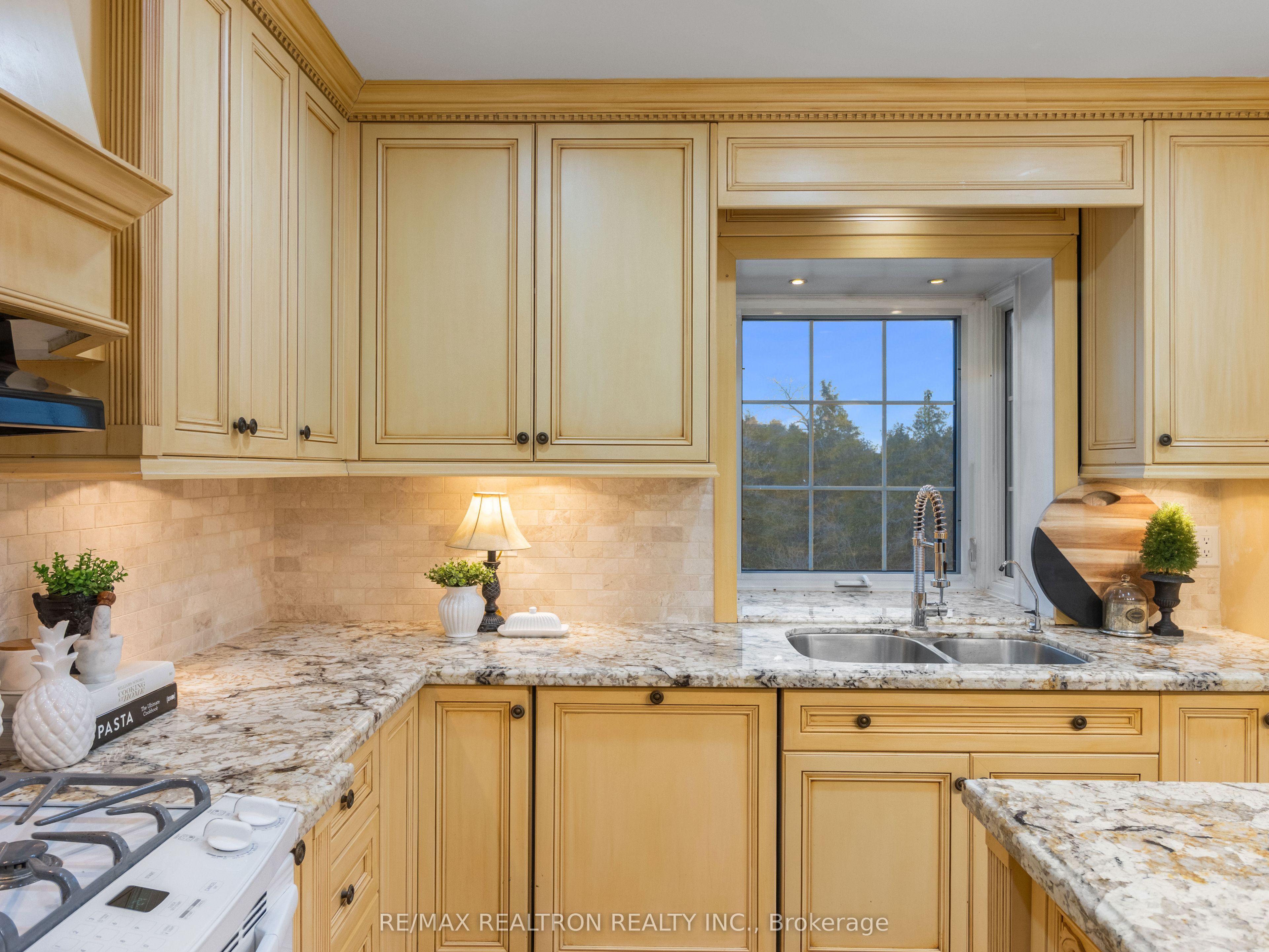 17 Sleepy Hollow Lane Property Photo 12