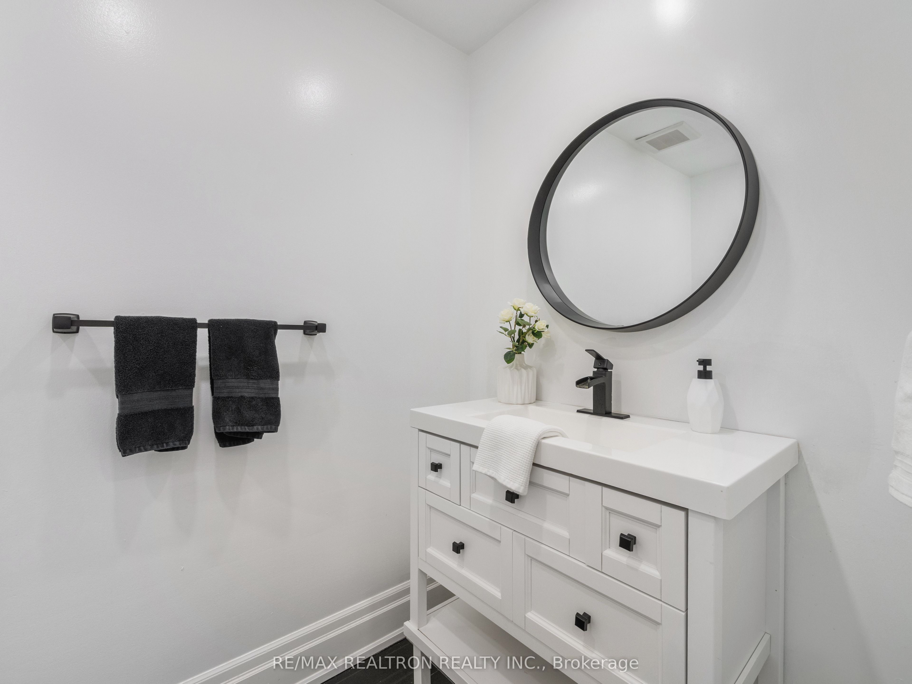 17 Sleepy Hollow Lane Property Photo 19