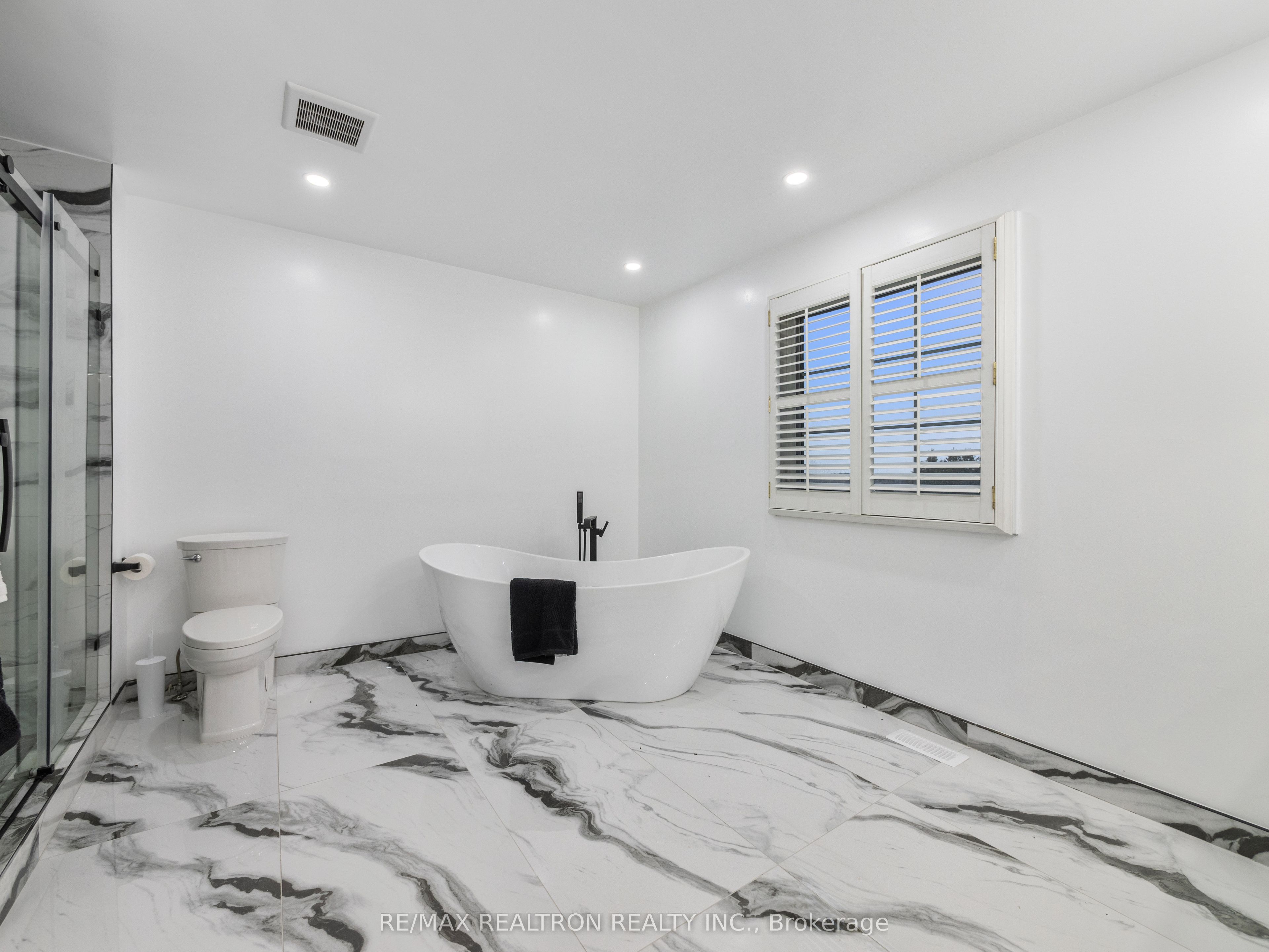 17 Sleepy Hollow Lane Property Photo 24