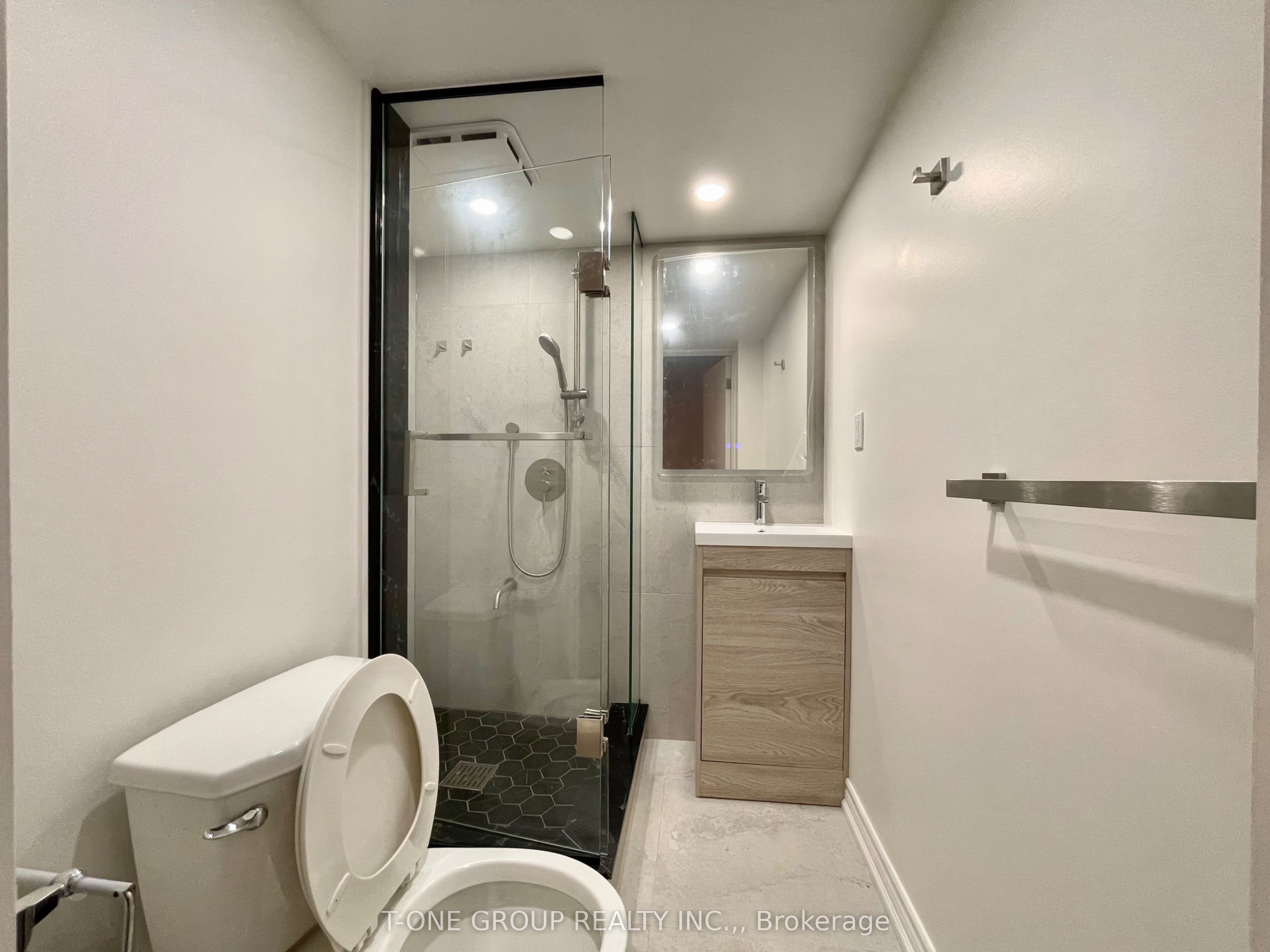 35 Valemount Way Lower Property Photo 6