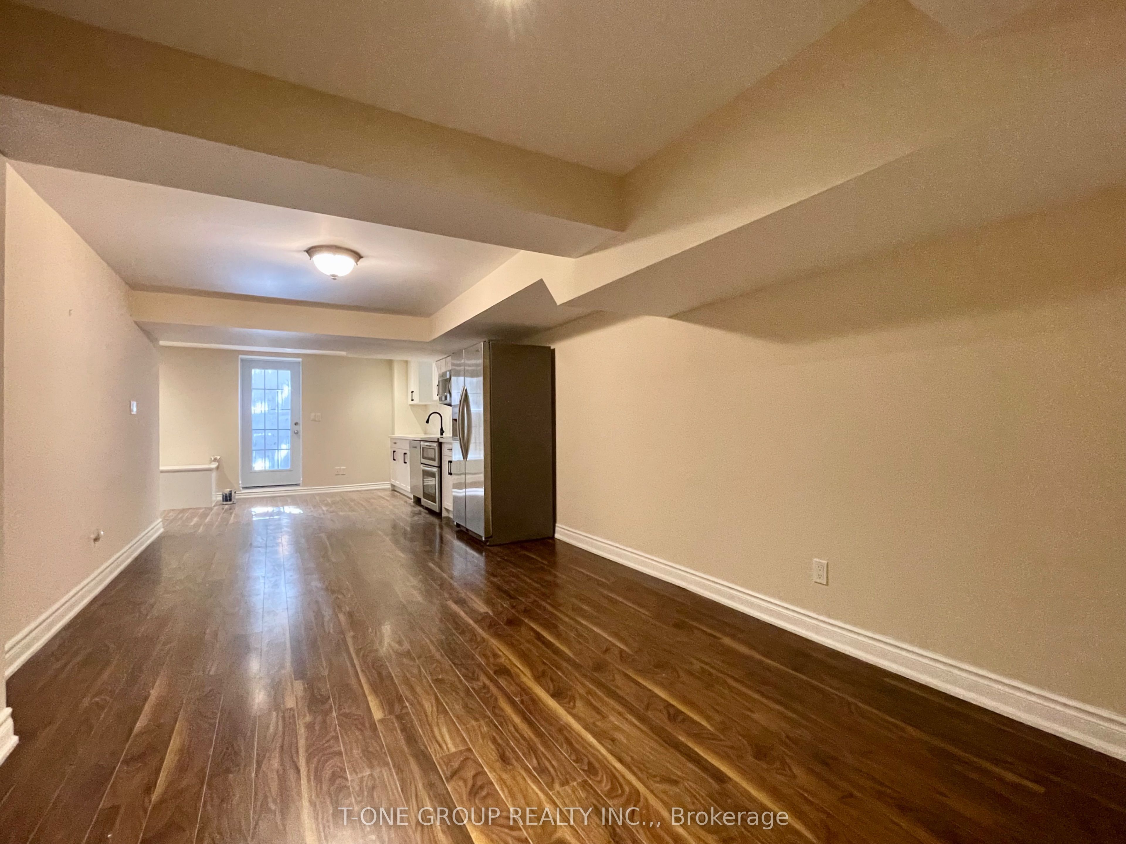 35 Valemount Way Lower Property Photo 10