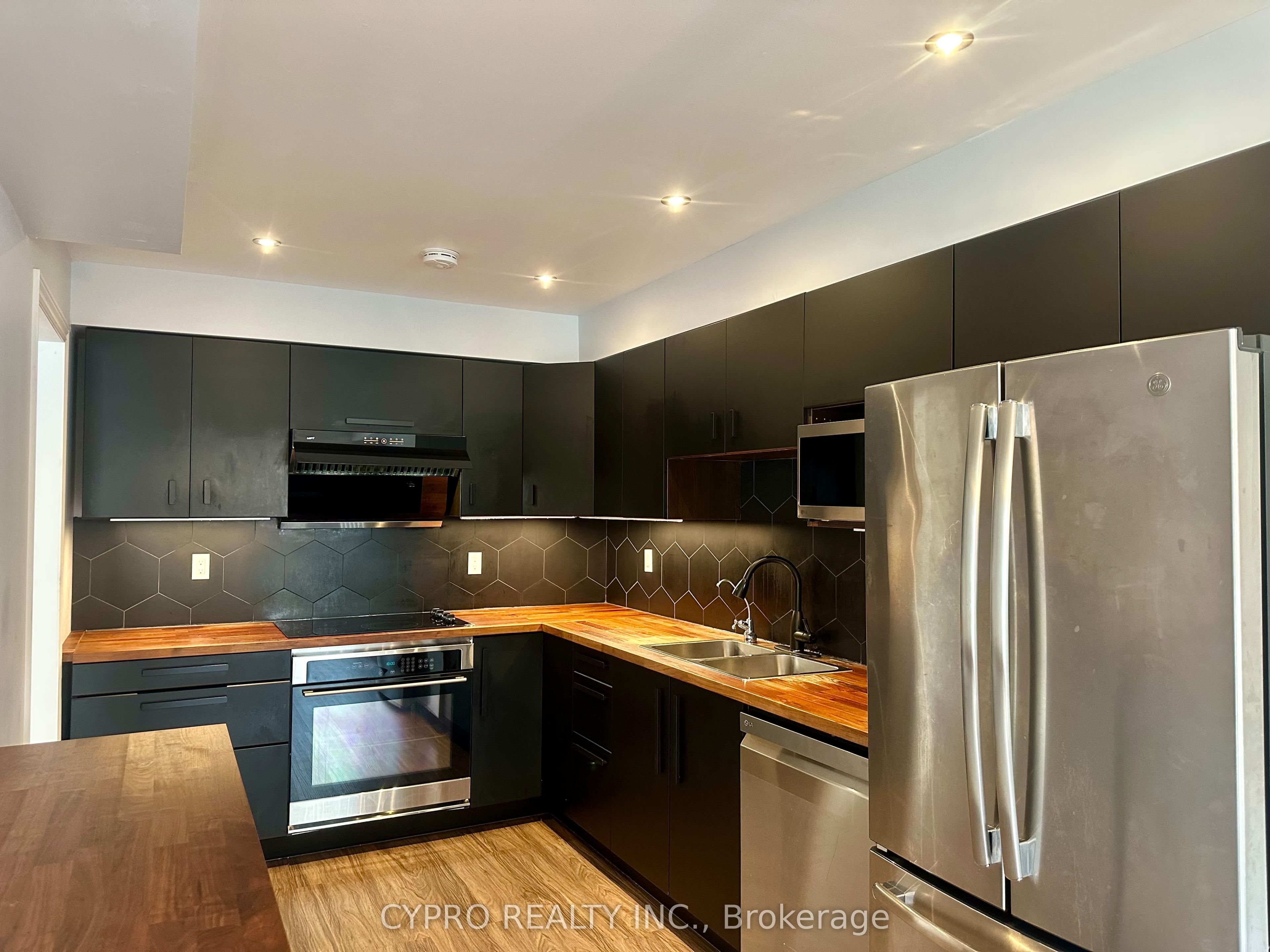 141 King William Crescent Property Photo 1