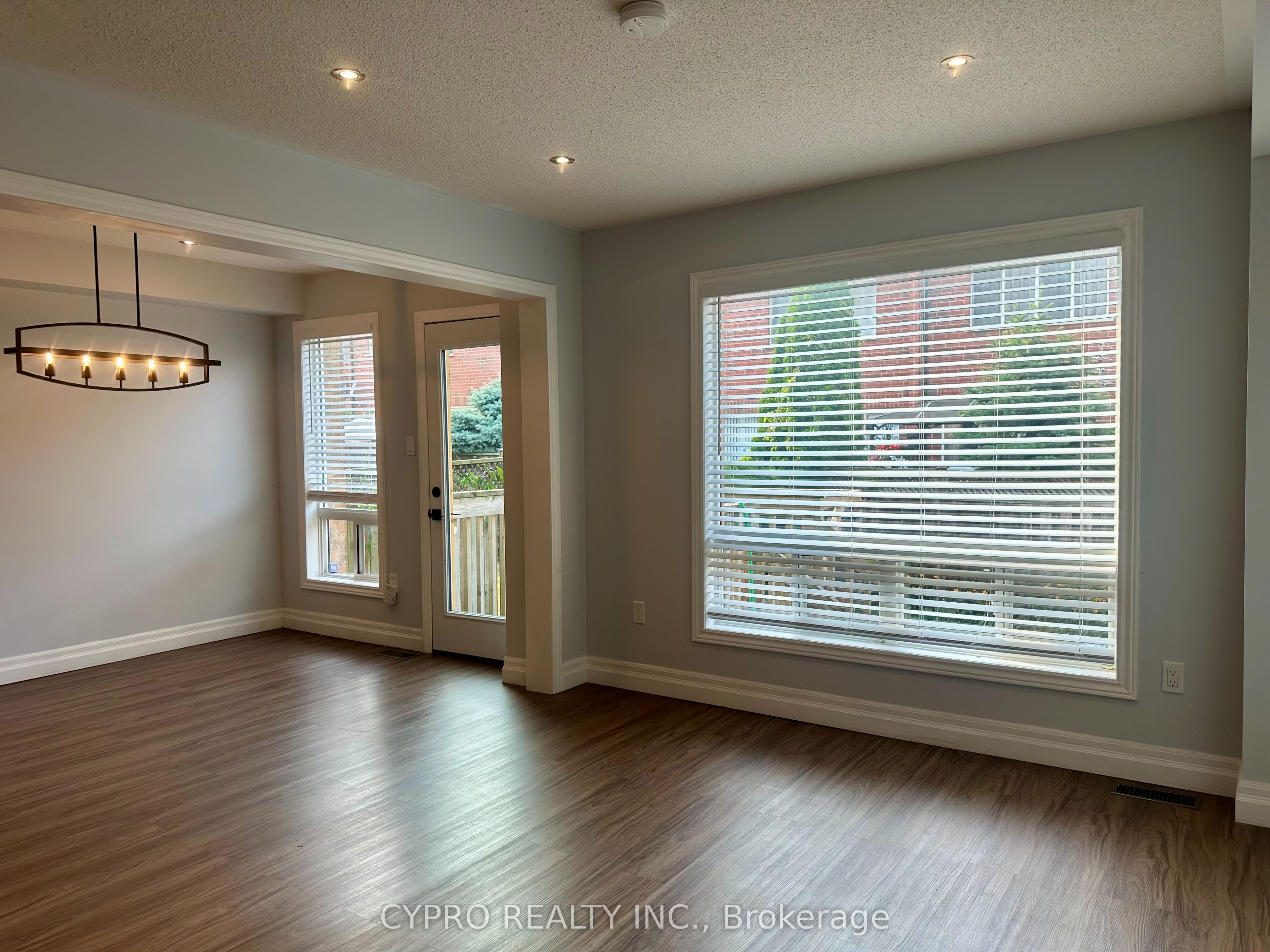141 King William Crescent Property Photo 2