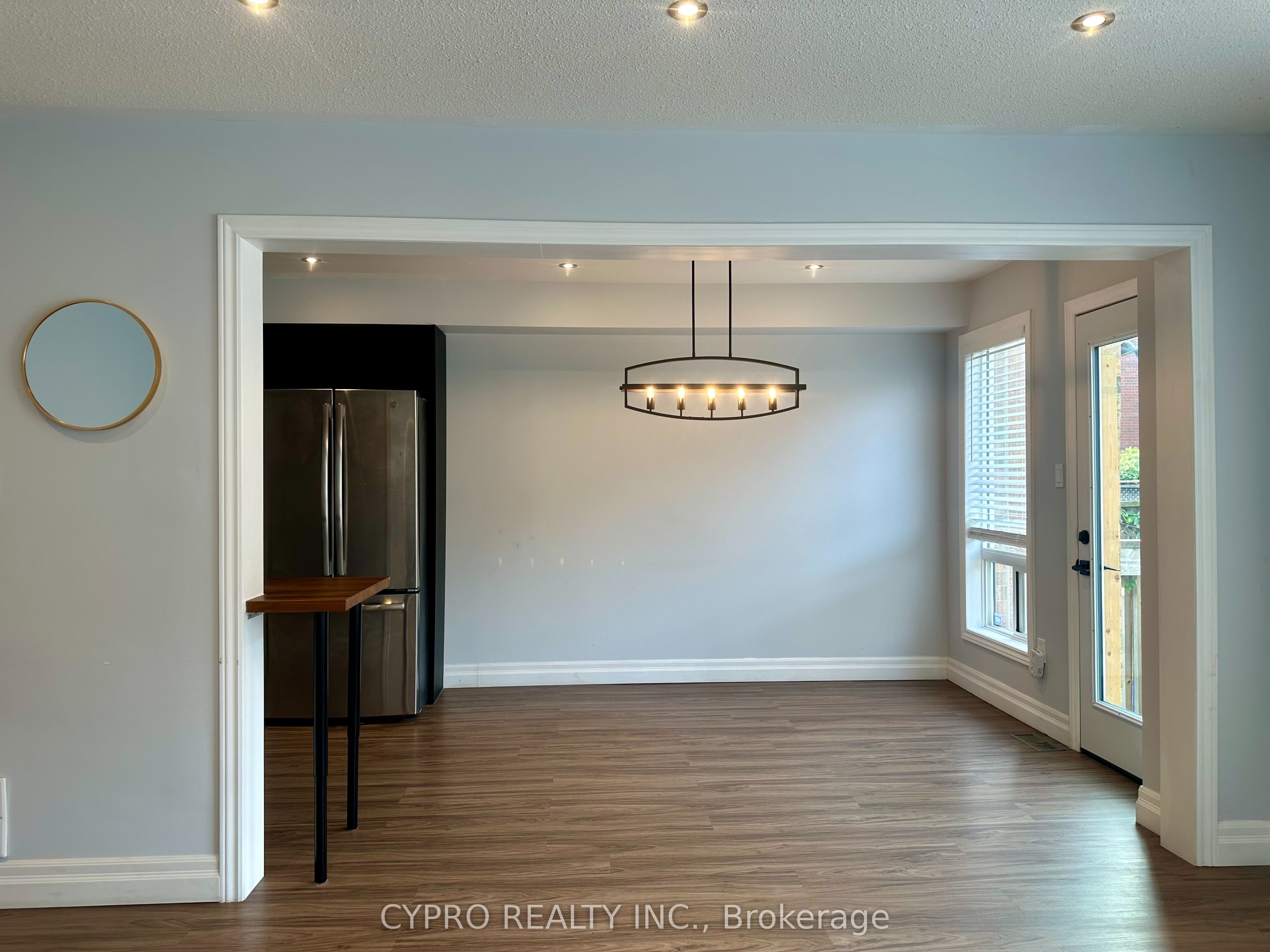 141 King William Crescent Property Photo 3