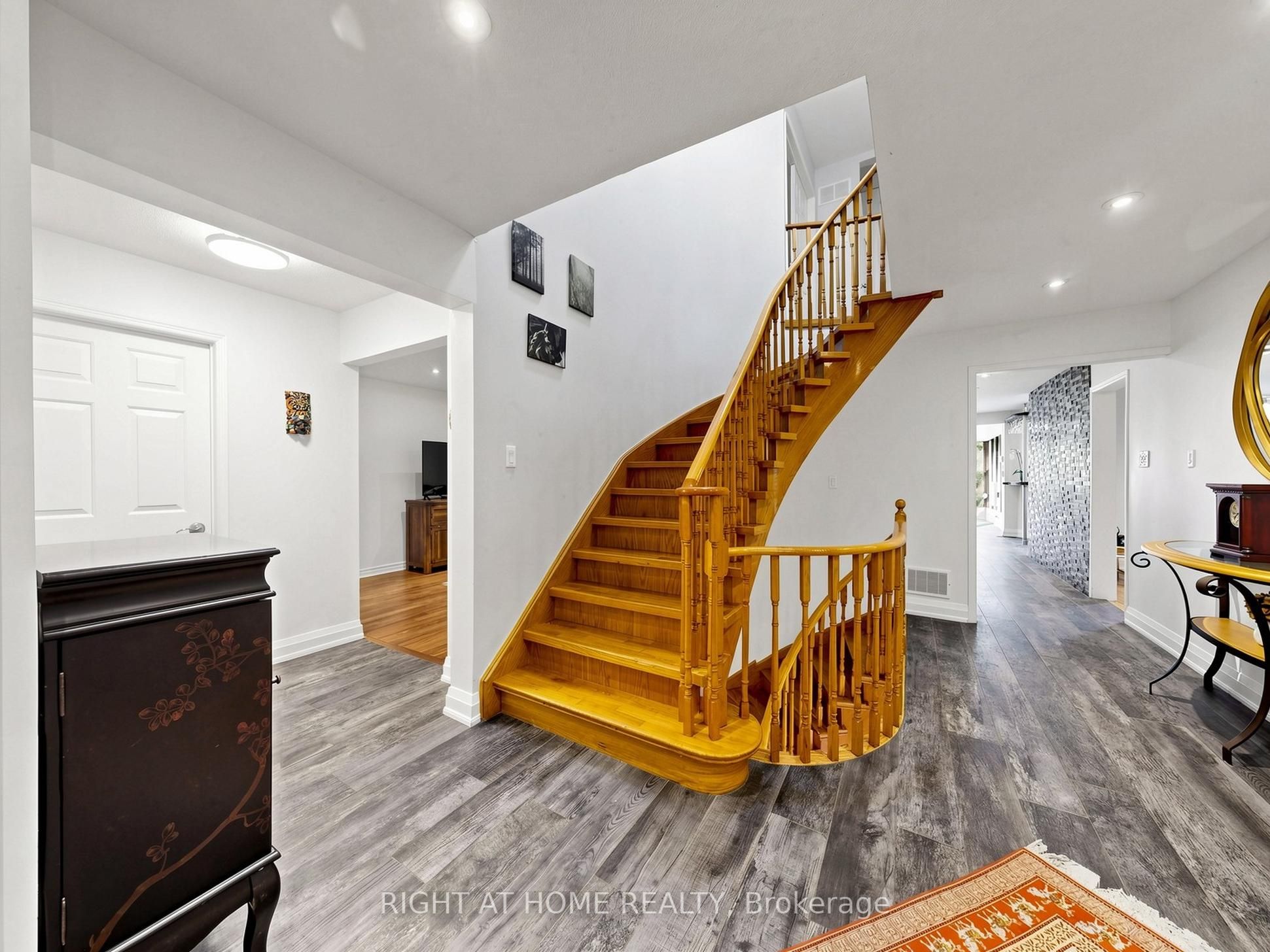 43 Topham Crescent Property Photo 11