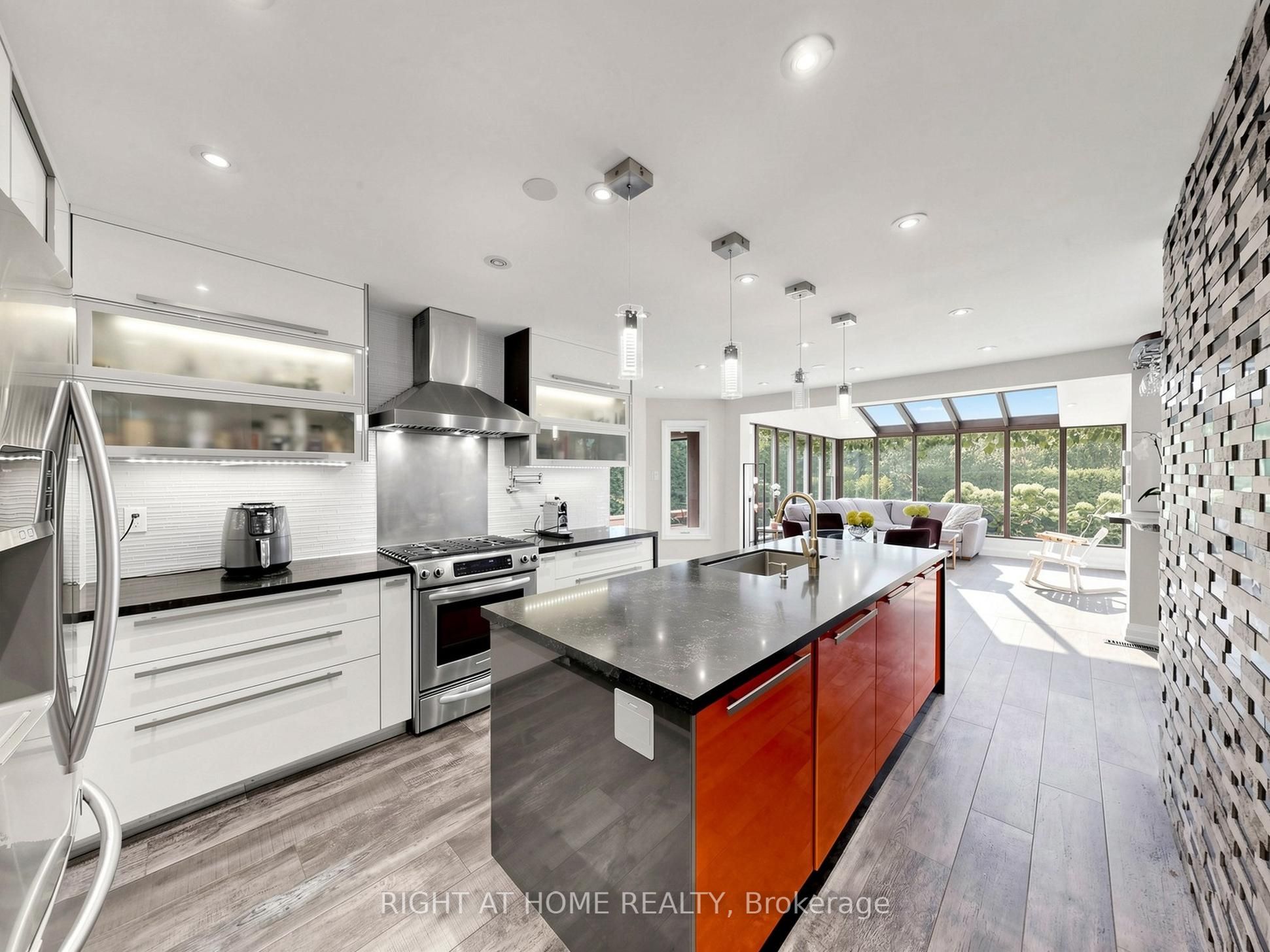 43 Topham Crescent Property Photo 13