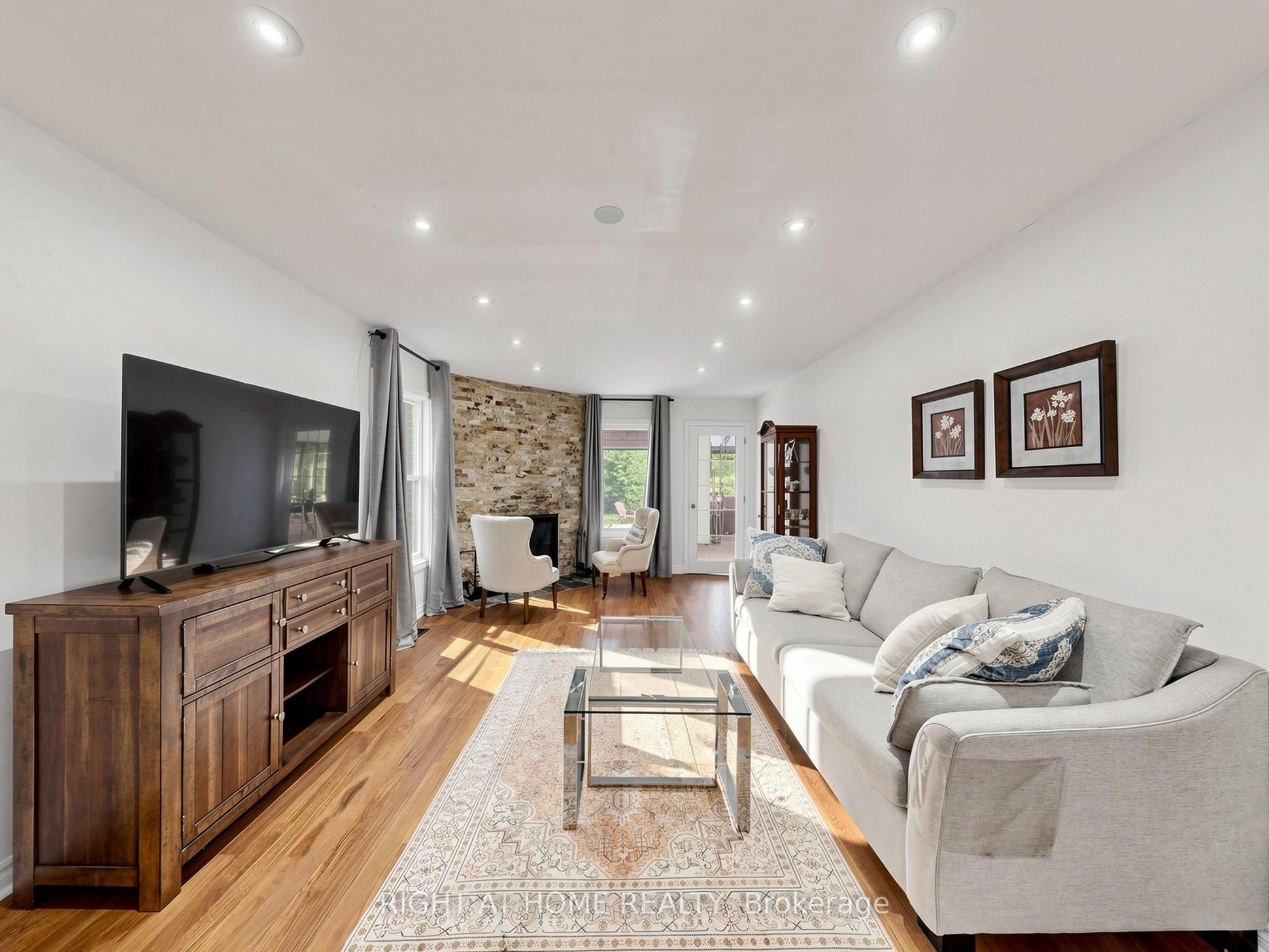 43 Topham Crescent Property Photo 22