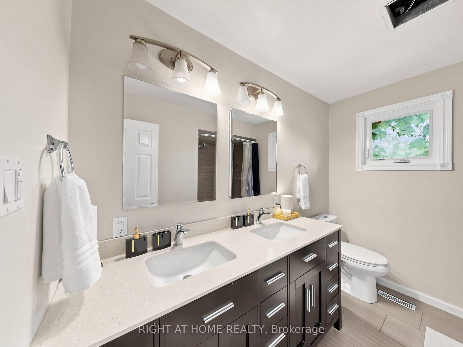 43 Topham Crescent Property Photo 34