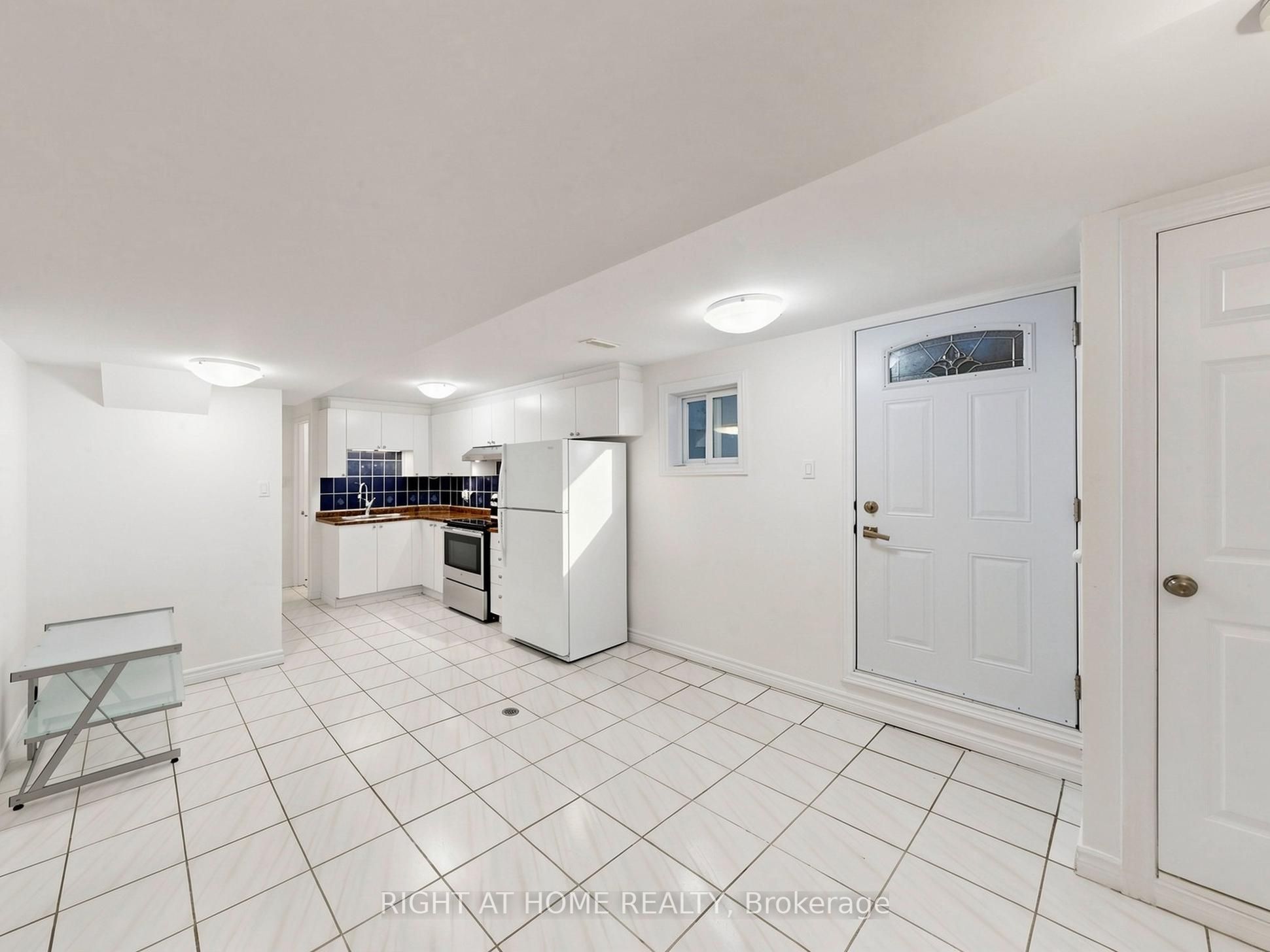 43 Topham Crescent Property Photo 37