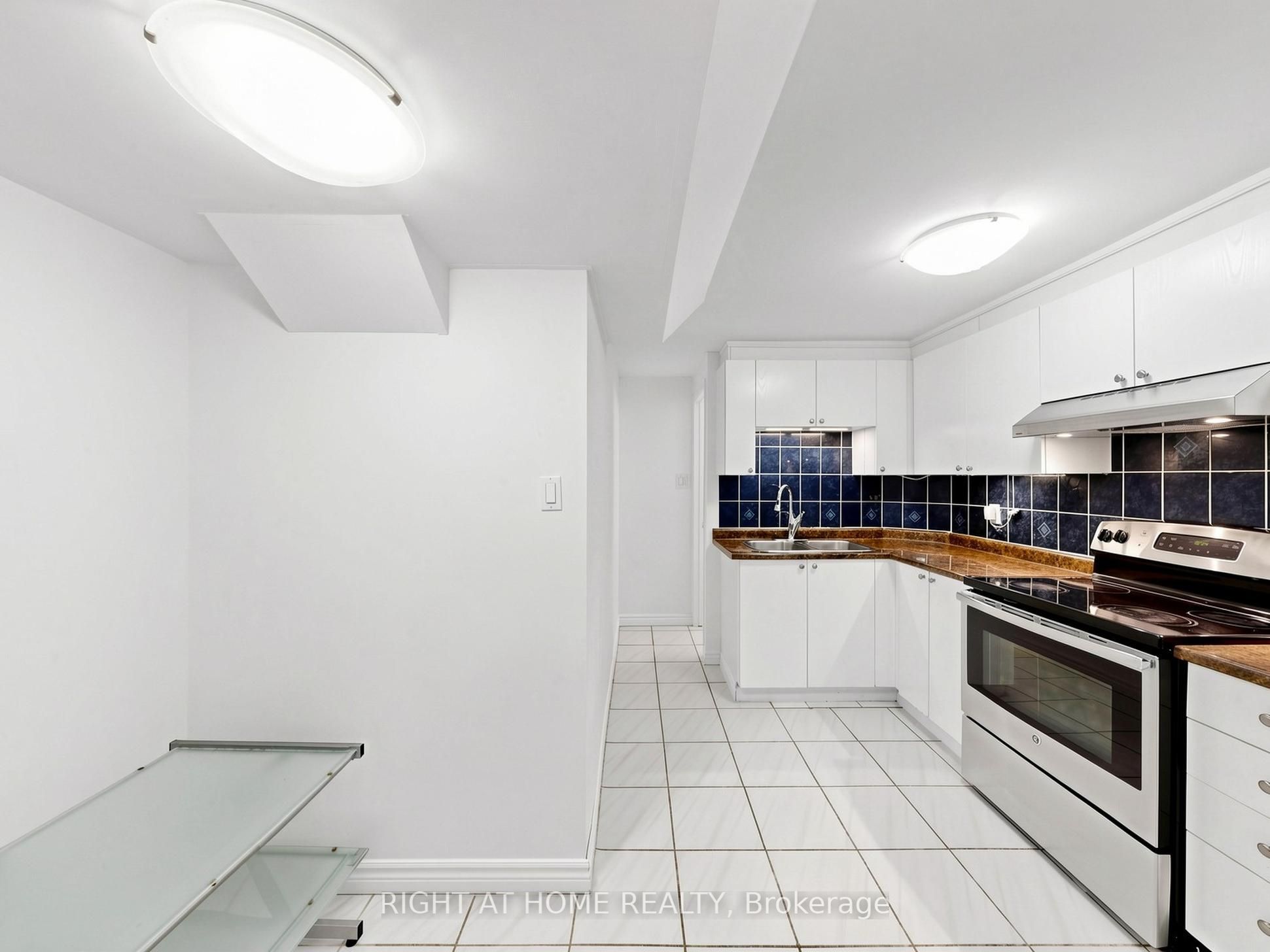 43 Topham Crescent Property Photo 38