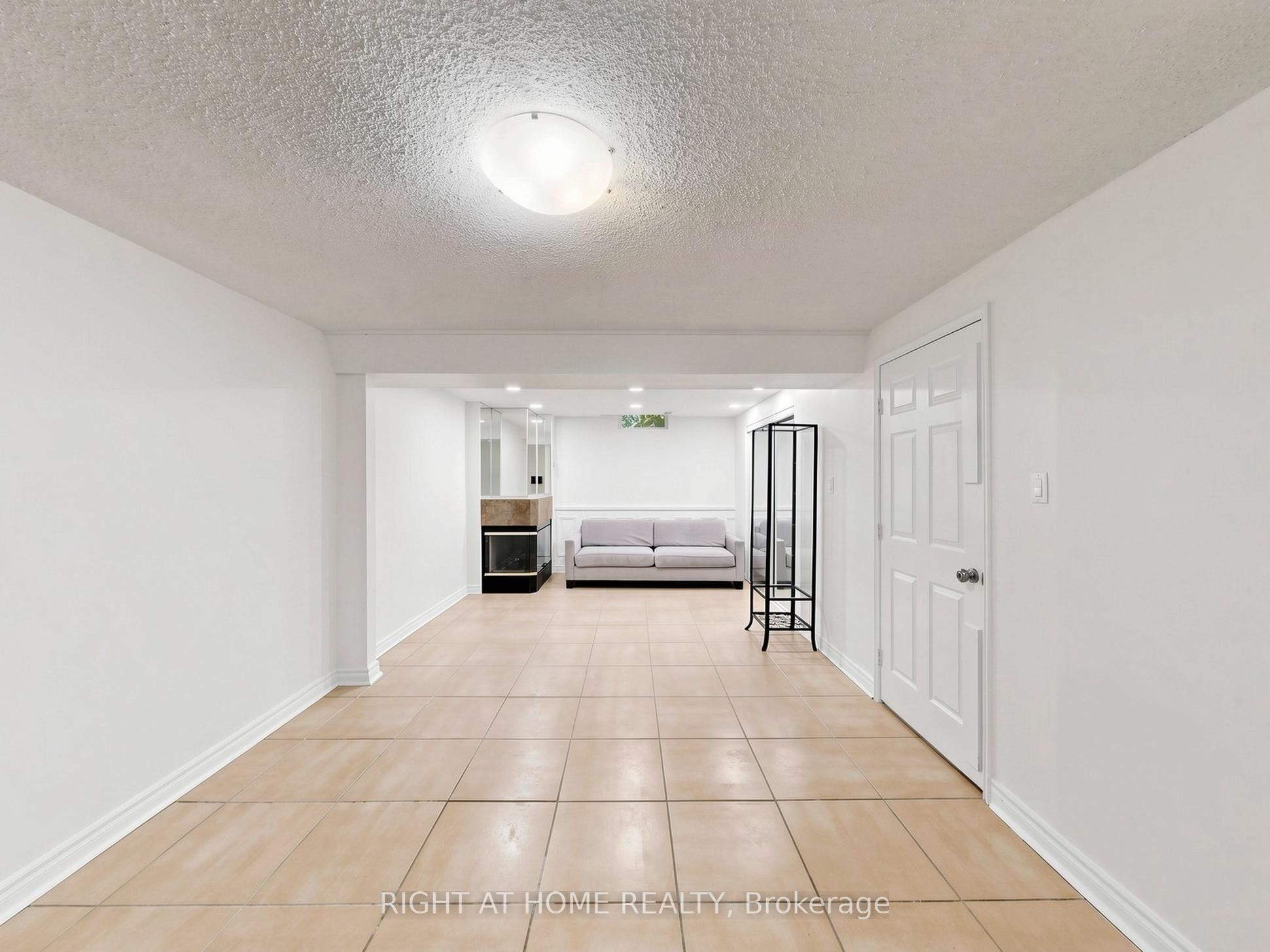 43 Topham Crescent Property Photo 39