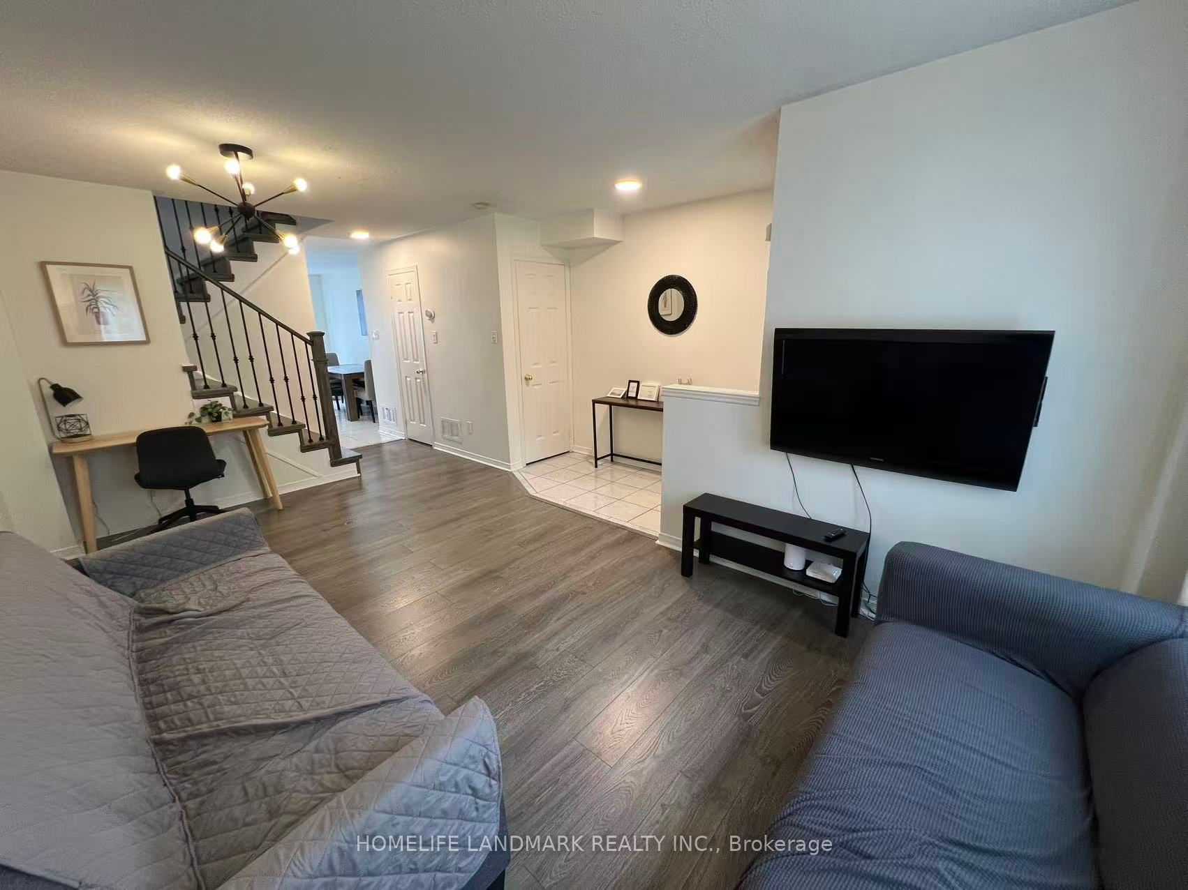 9051 Yonge Street Property Photo 5