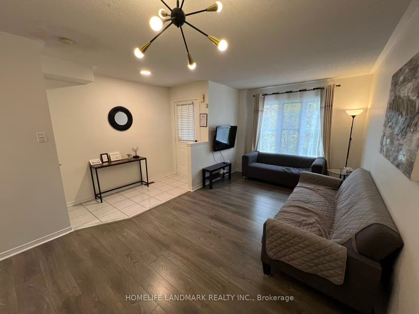 9051 Yonge Street Property Photo 6