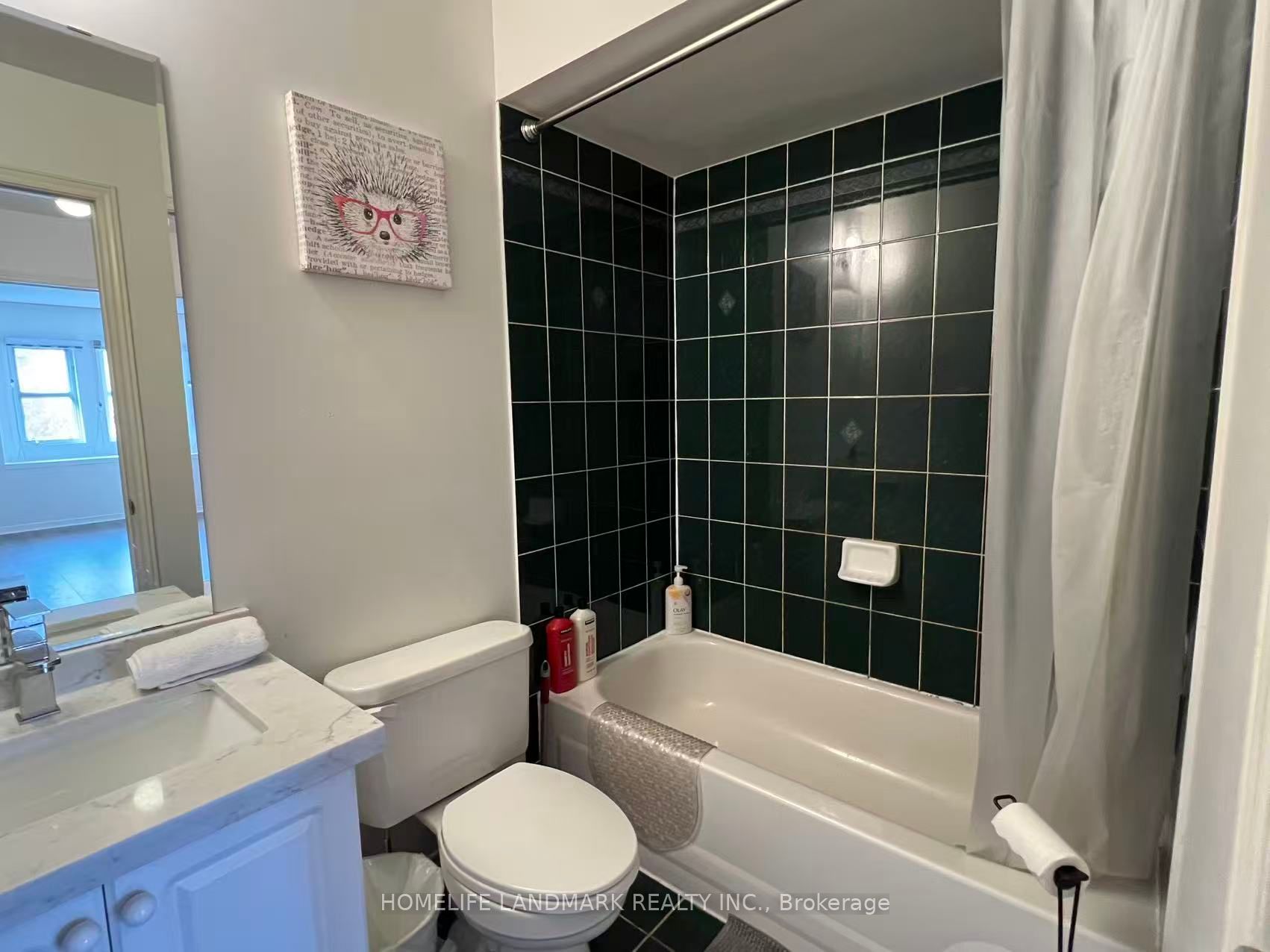 9051 Yonge Street Property Photo 9