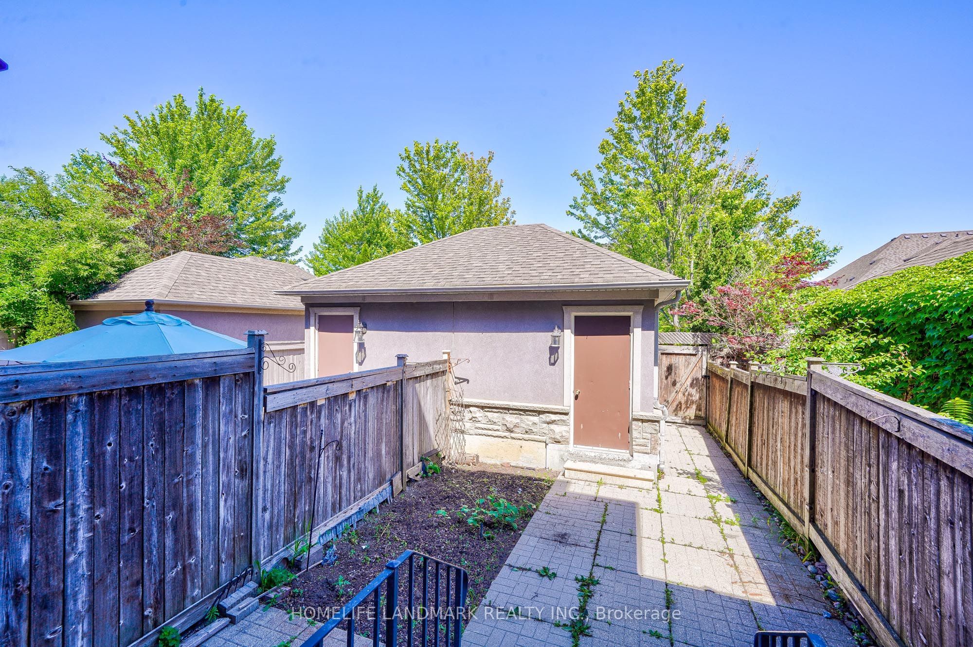9051 Yonge Street Property Photo 15
