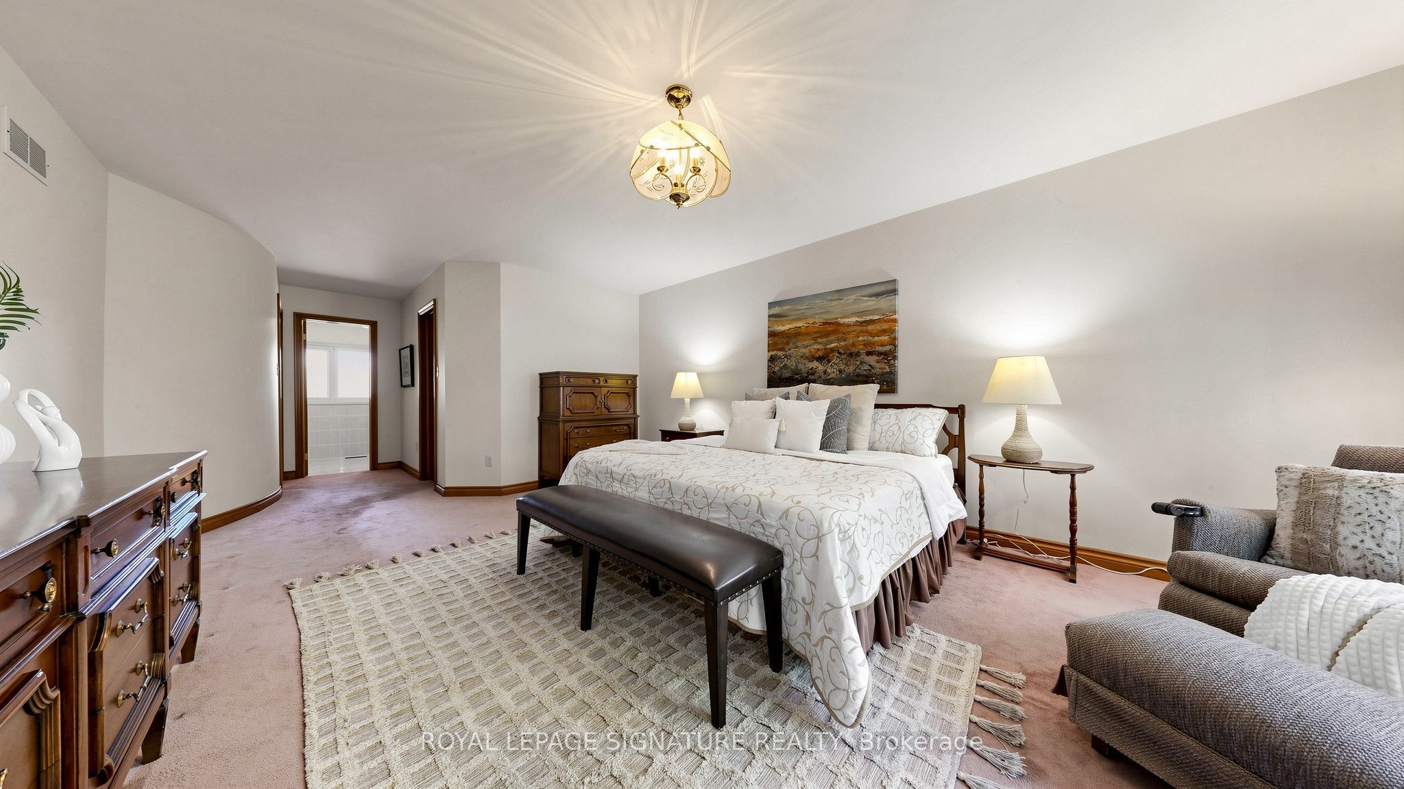 8 Royal Garden Boulevard Property Photo 22