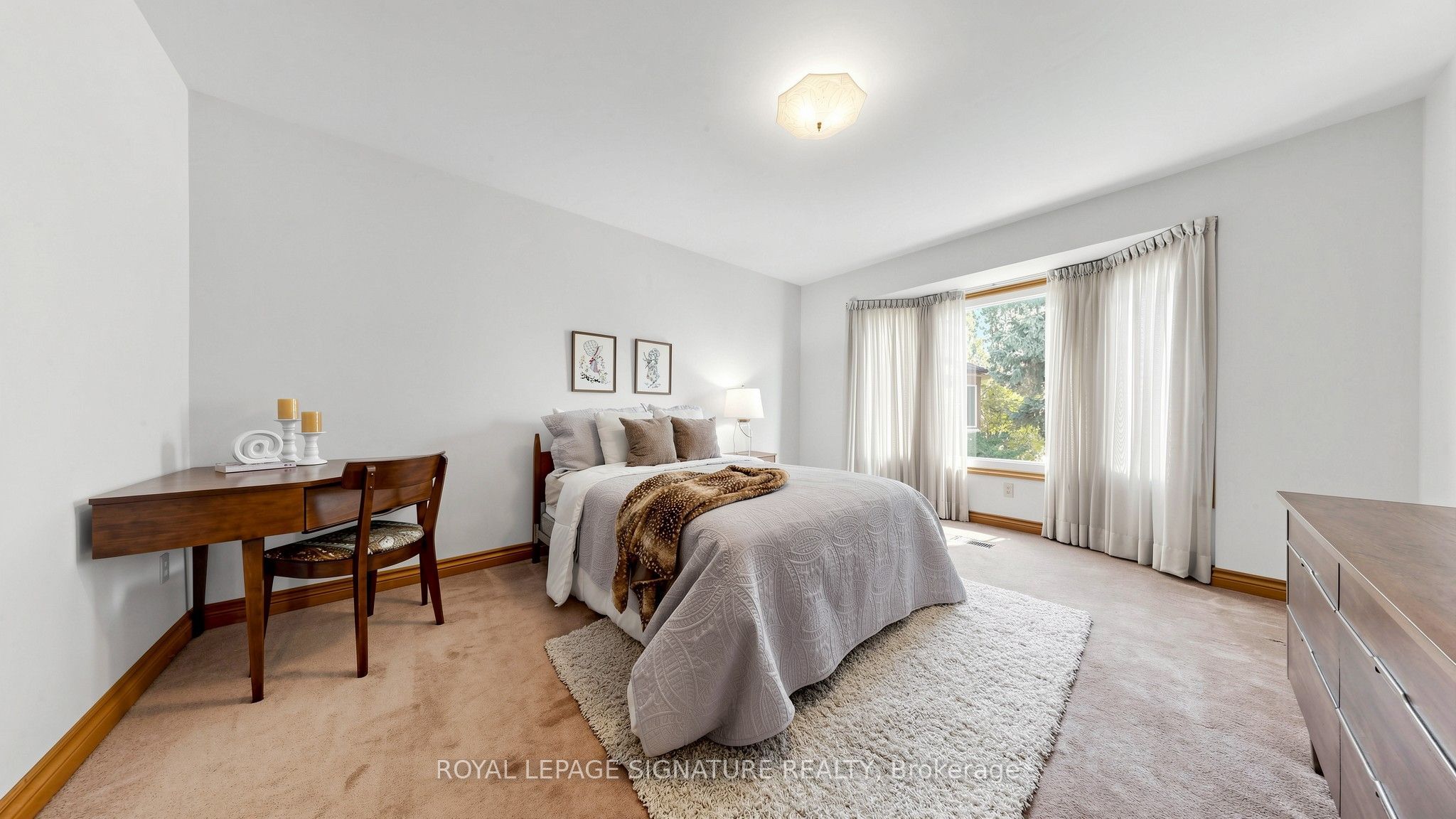 8 Royal Garden Boulevard Property Photo 28
