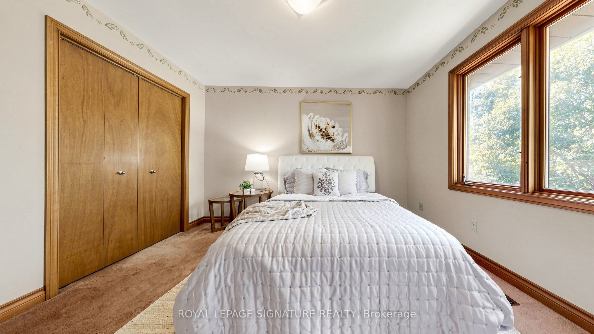 8 Royal Garden Boulevard Property Photo 32