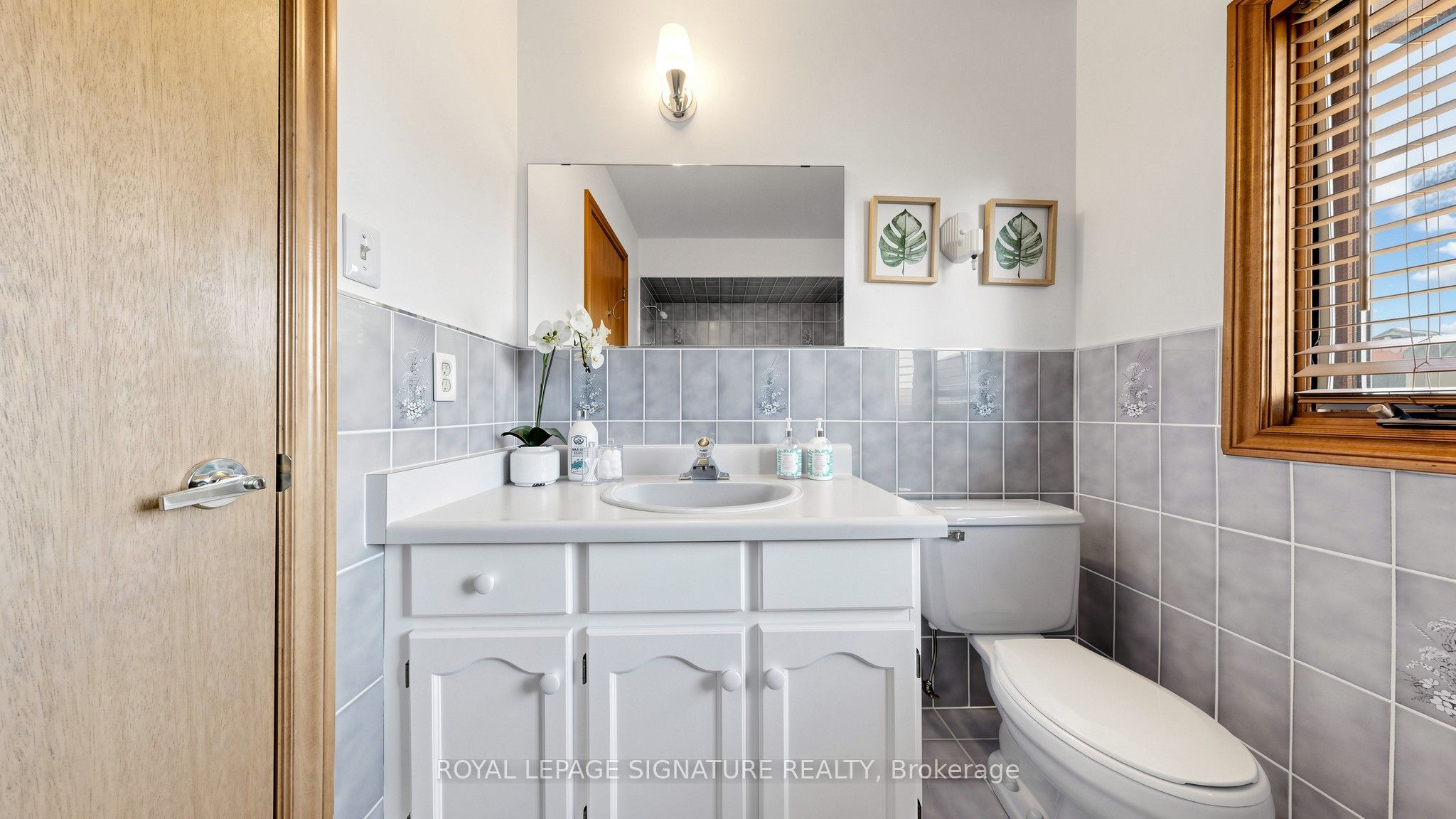 8 Royal Garden Boulevard Property Photo 33