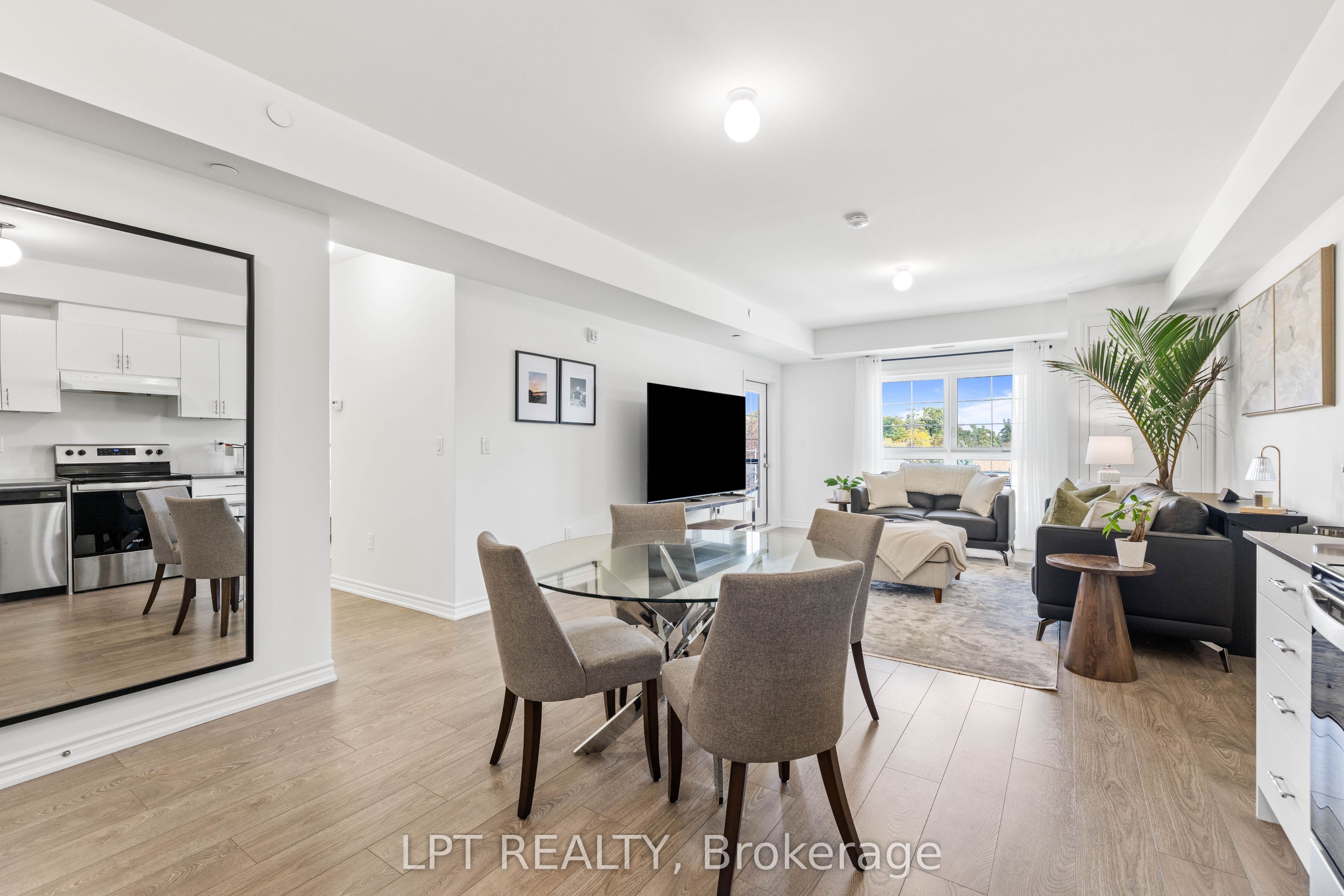 110 Grew Boulevard 407 Property Photo 5