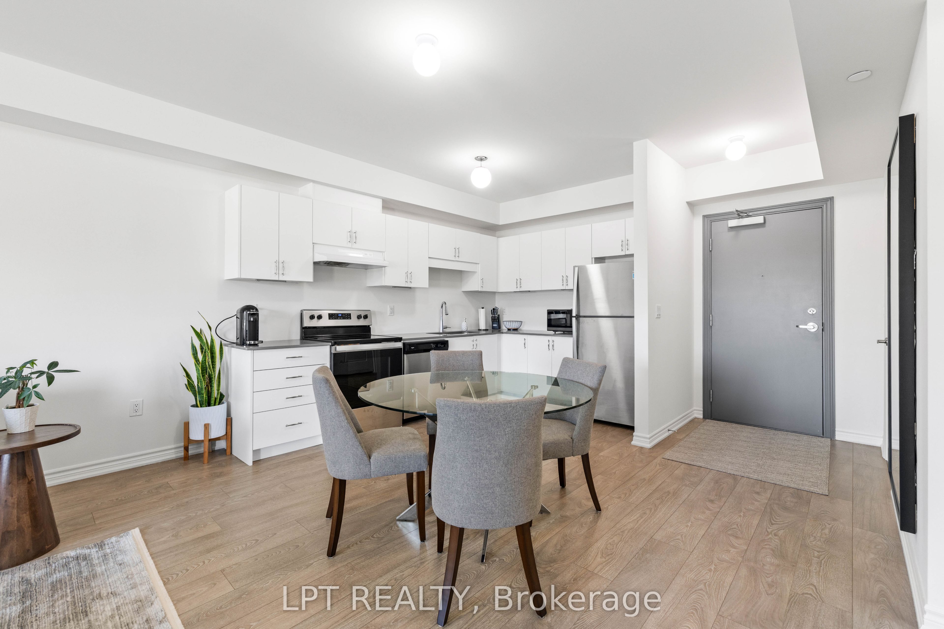 110 Grew Boulevard 407 Property Photo 6