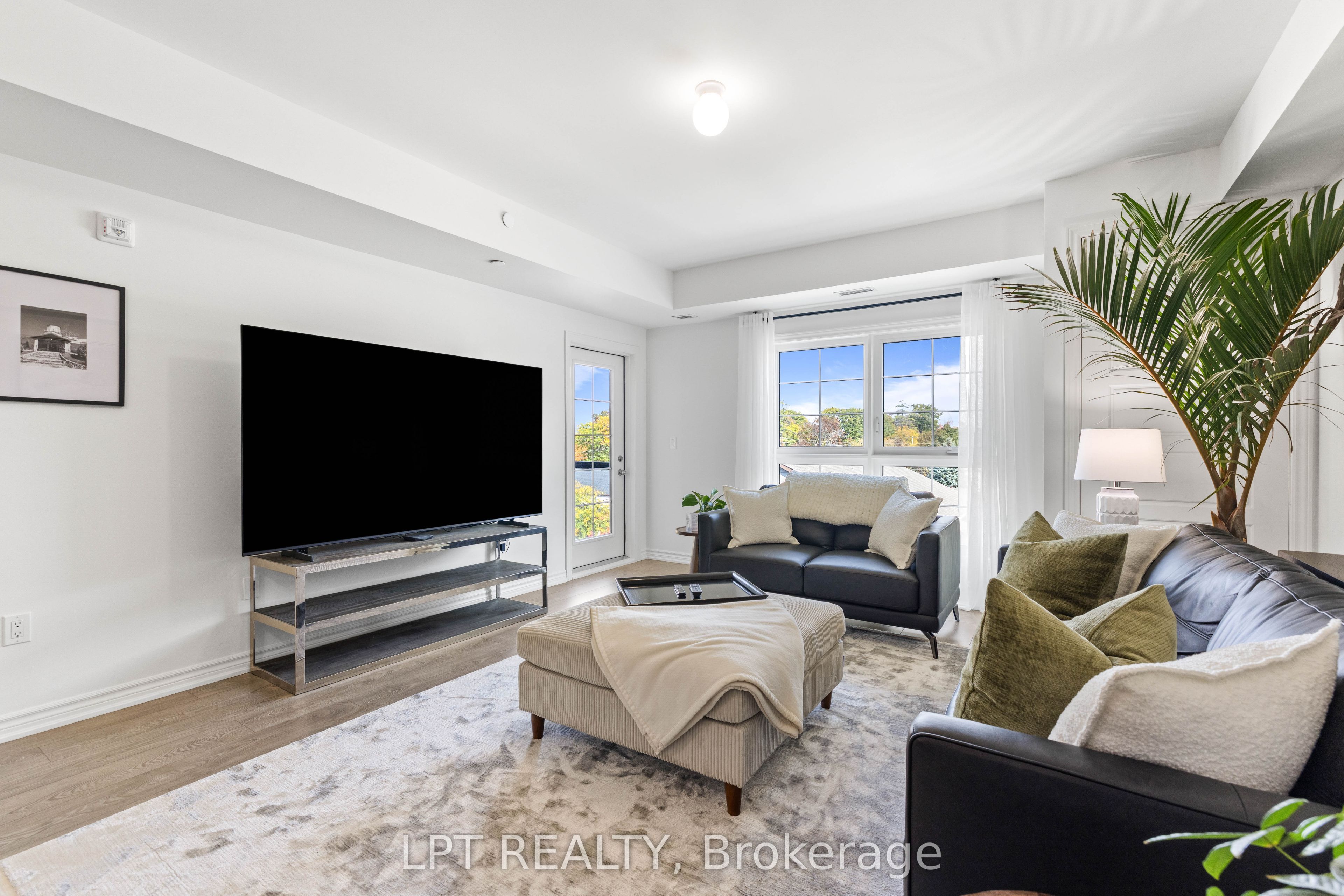 110 Grew Boulevard 407 Property Photo 8