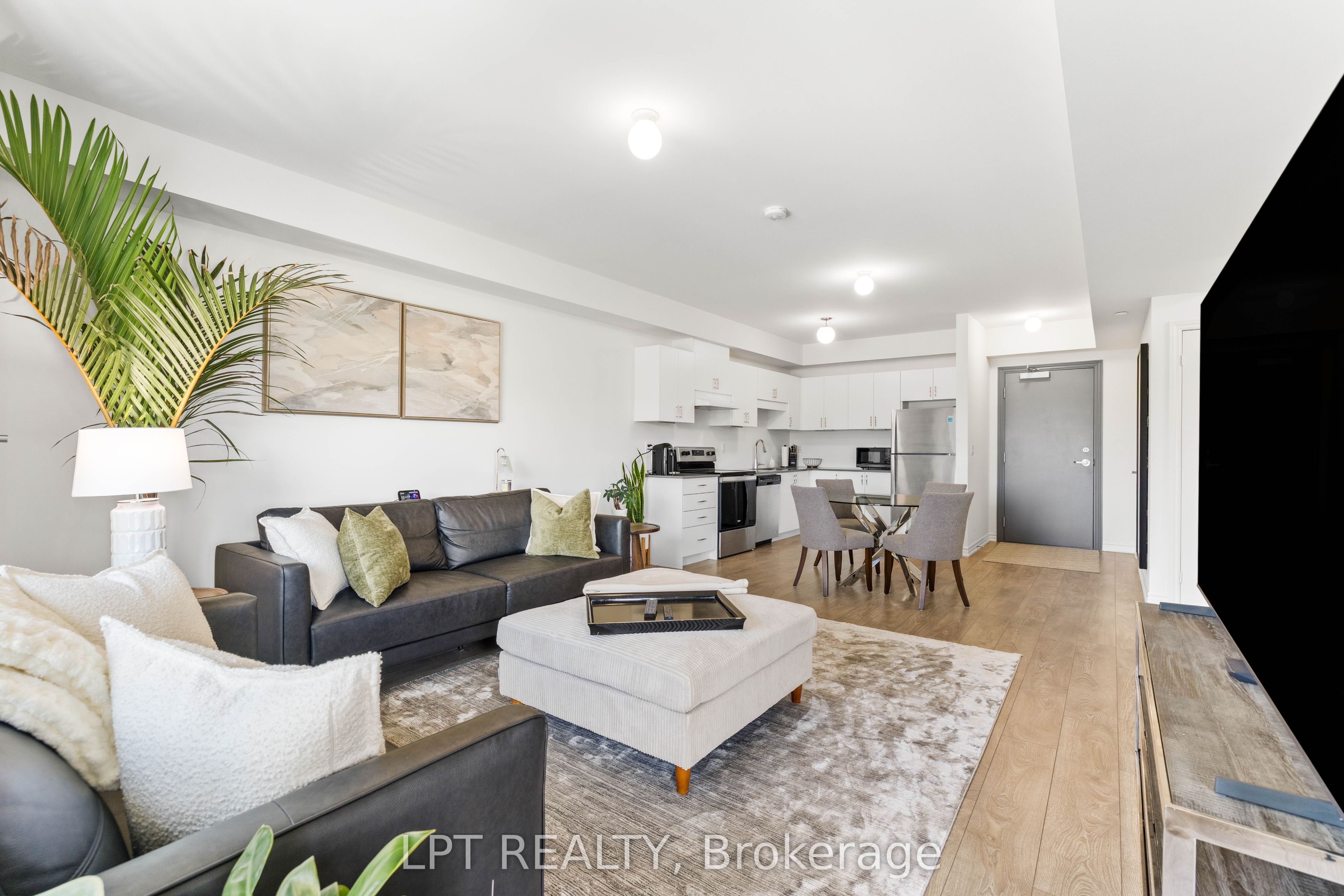 110 Grew Boulevard 407 Property Photo 11