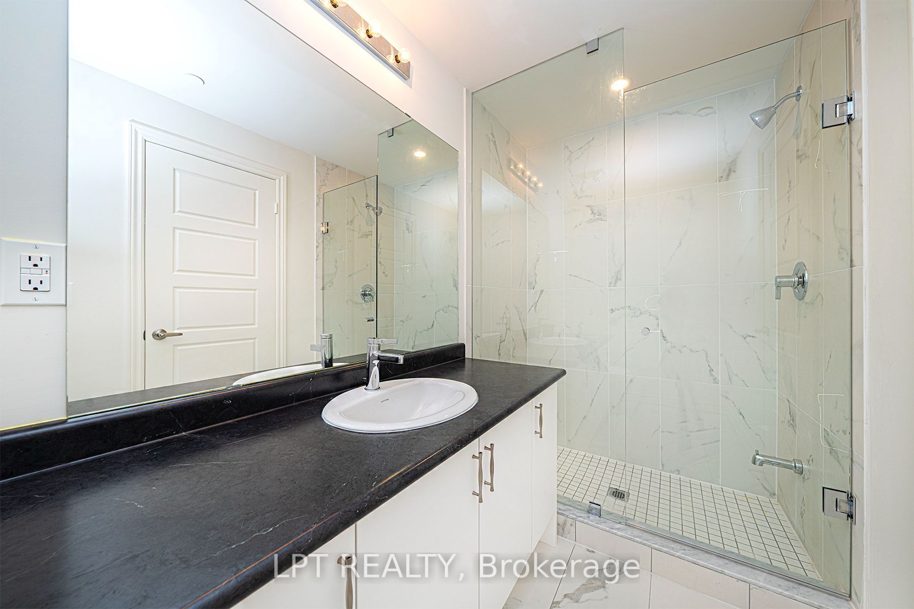 110 Grew Boulevard 407 Property Photo 17
