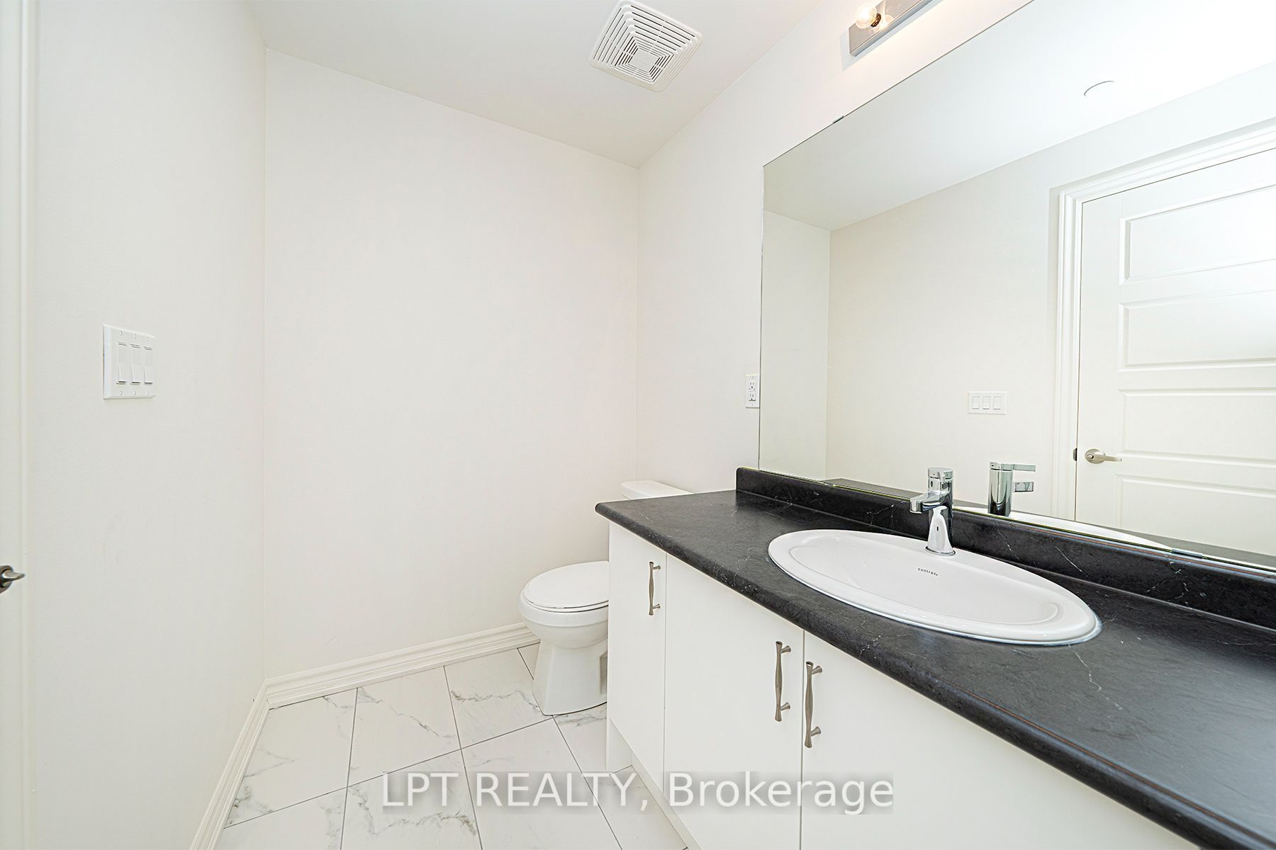110 Grew Boulevard 407 Property Photo 18